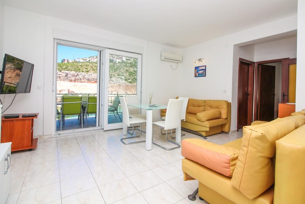 Apartments Roko 107911-A1
