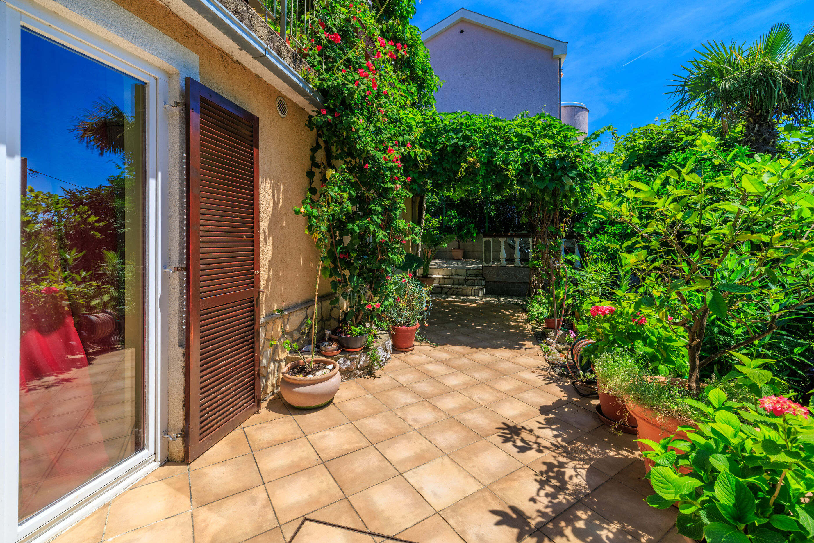 Apartments and Room Mirjana 86871-A2