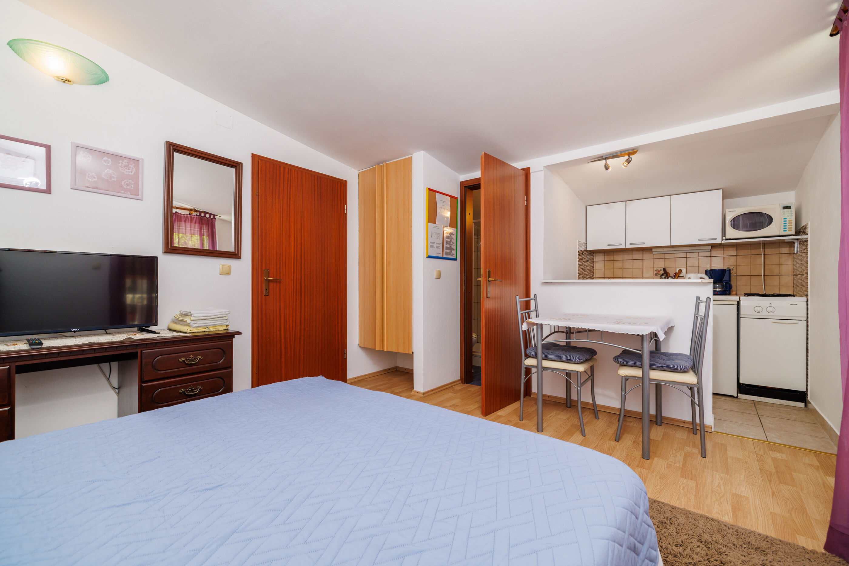 Apartments and Room Mirjana 86871-A3
