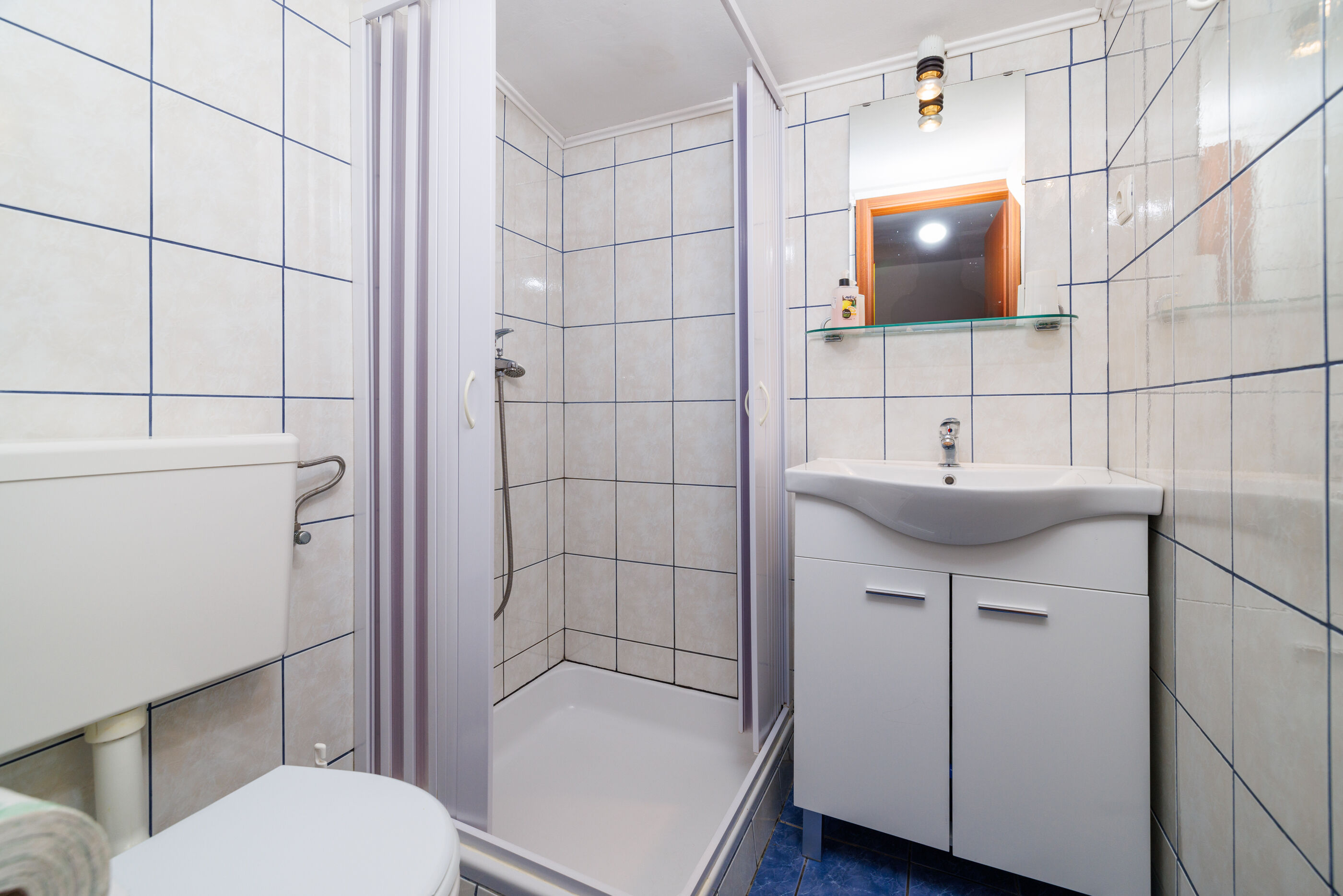 Apartments and Room Mirjana 86871-A3