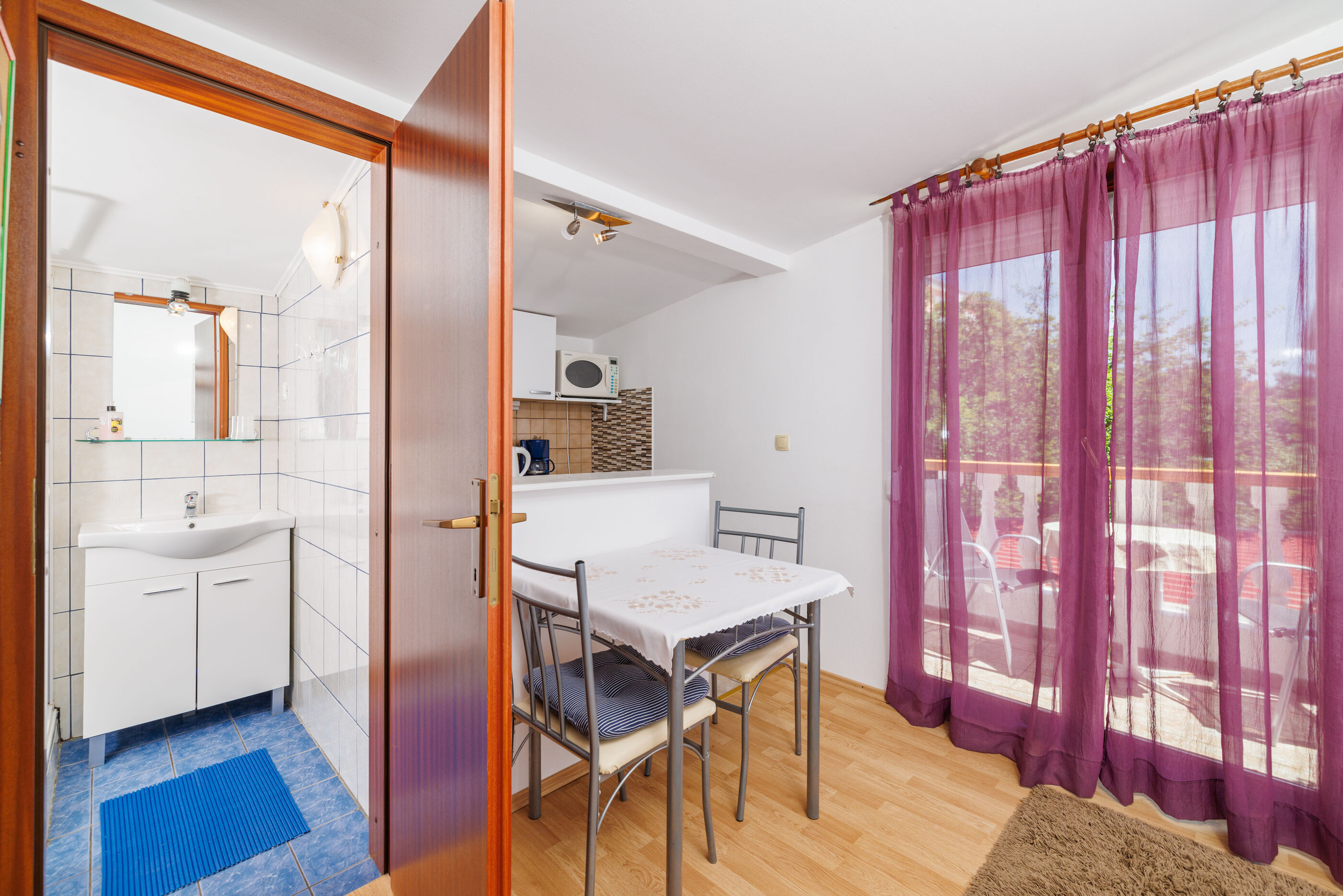 Apartments and Room Mirjana 86871-A3