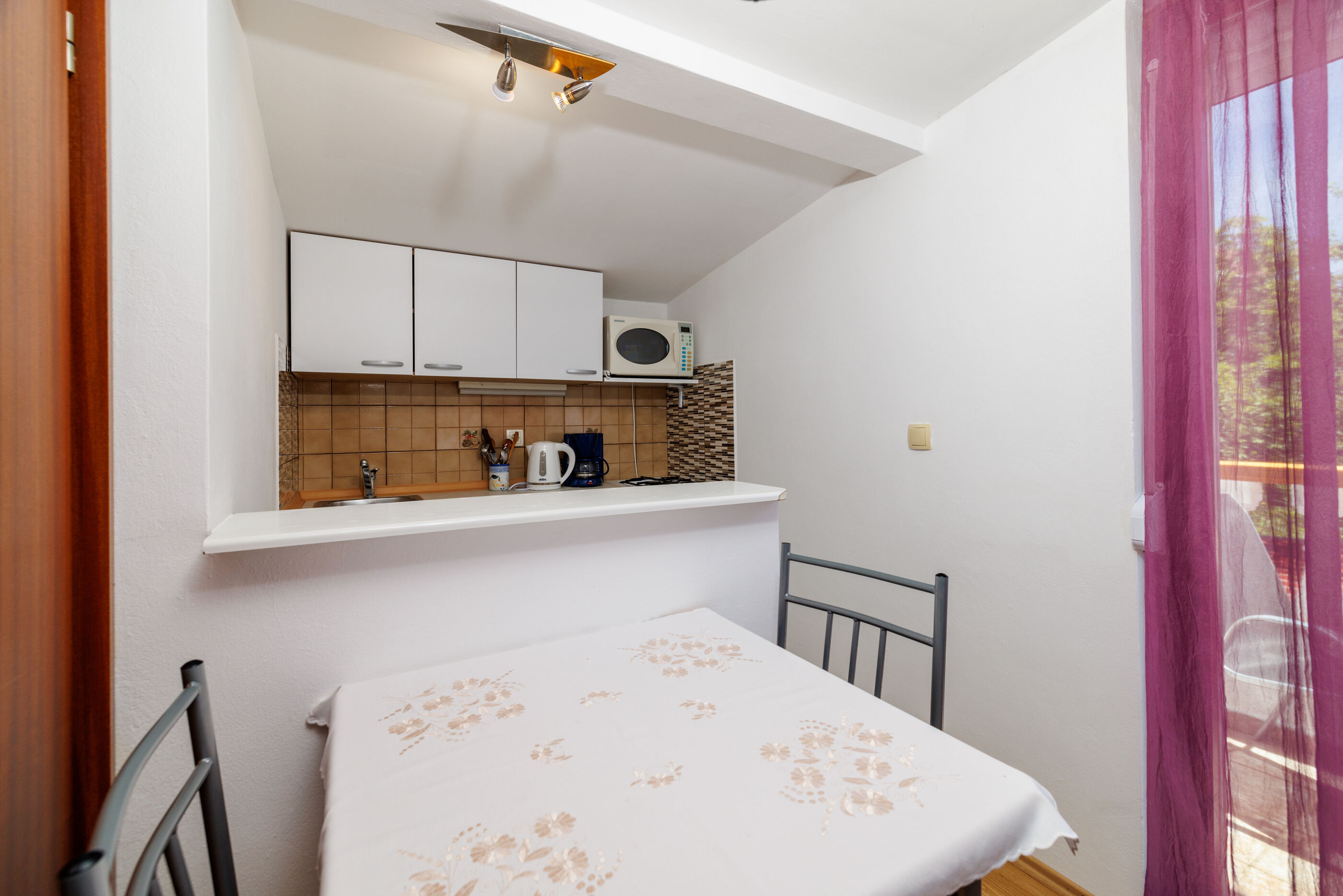 Apartments and Room Mirjana 86871-A3