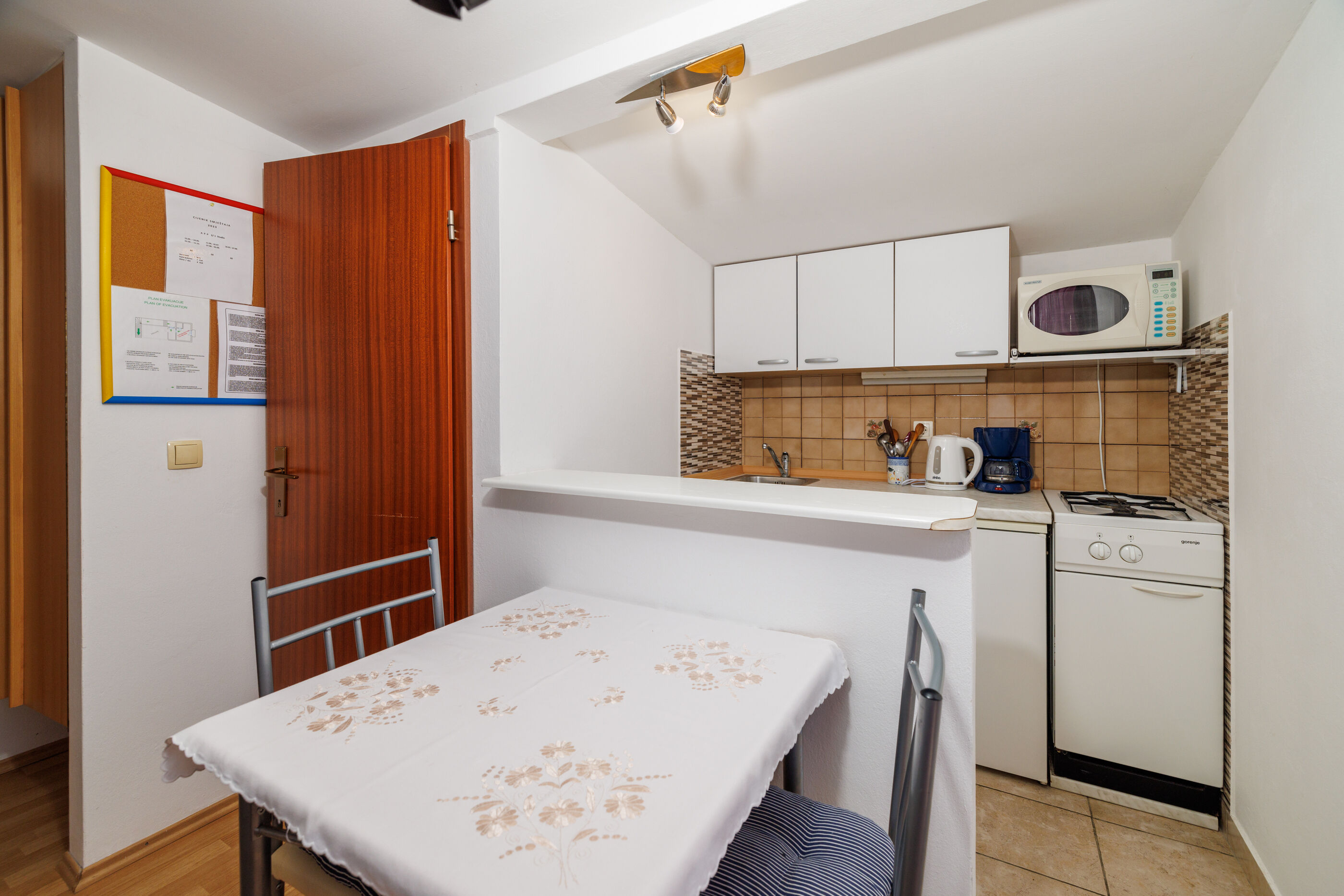 Apartments and Room Mirjana 86871-A3