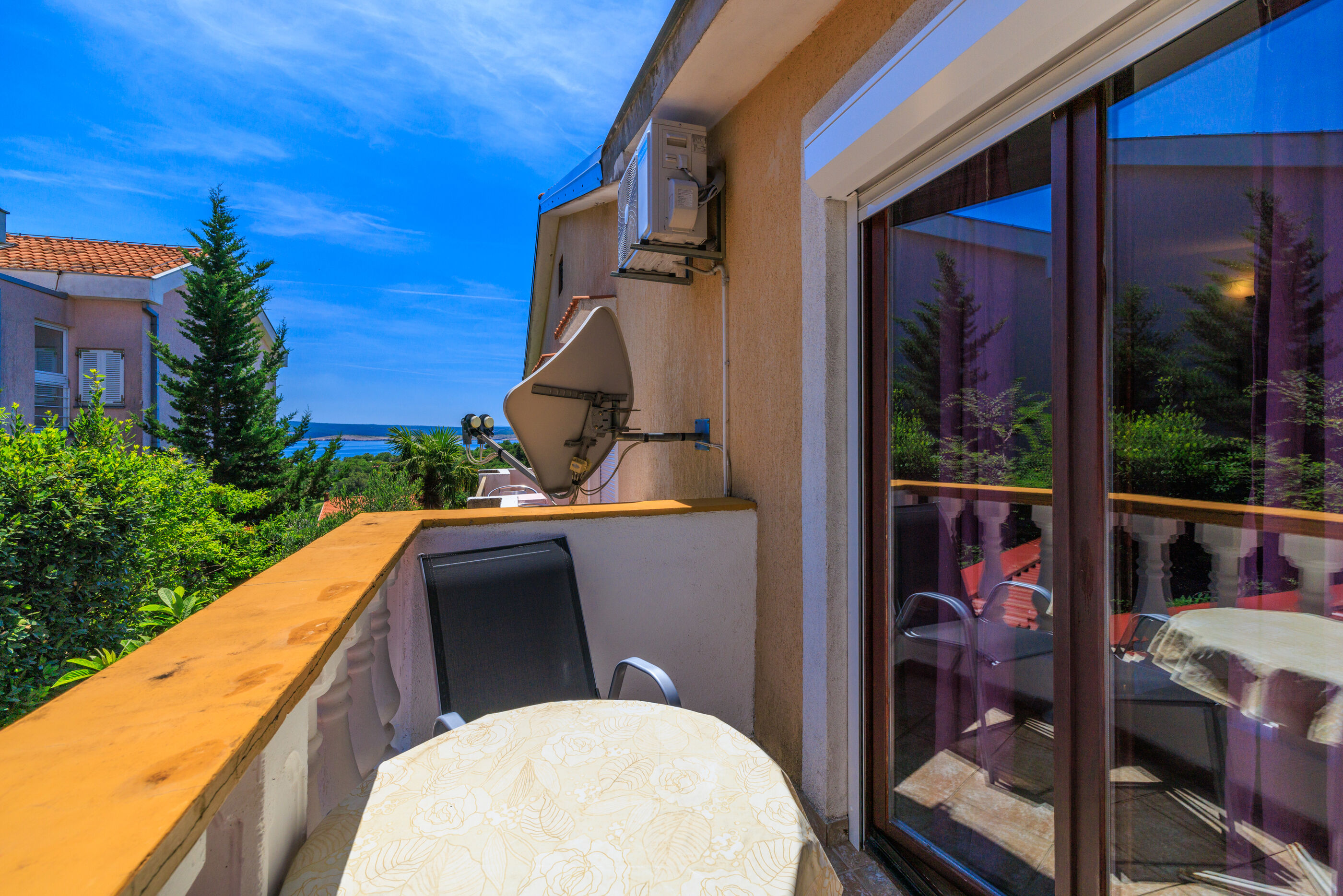 Apartments and Room Mirjana 86871-A3