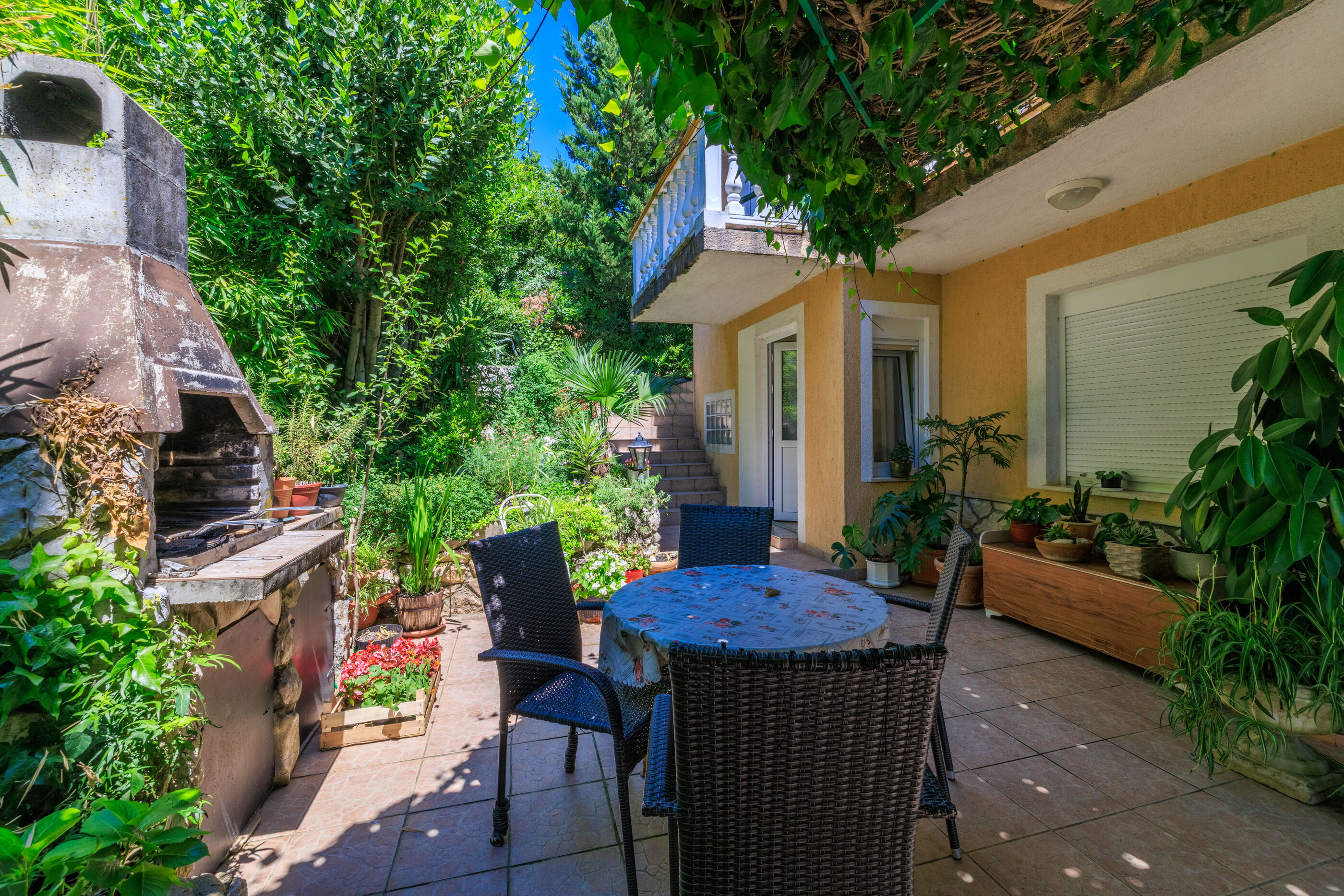 Apartments and Room Mirjana 86871-A3