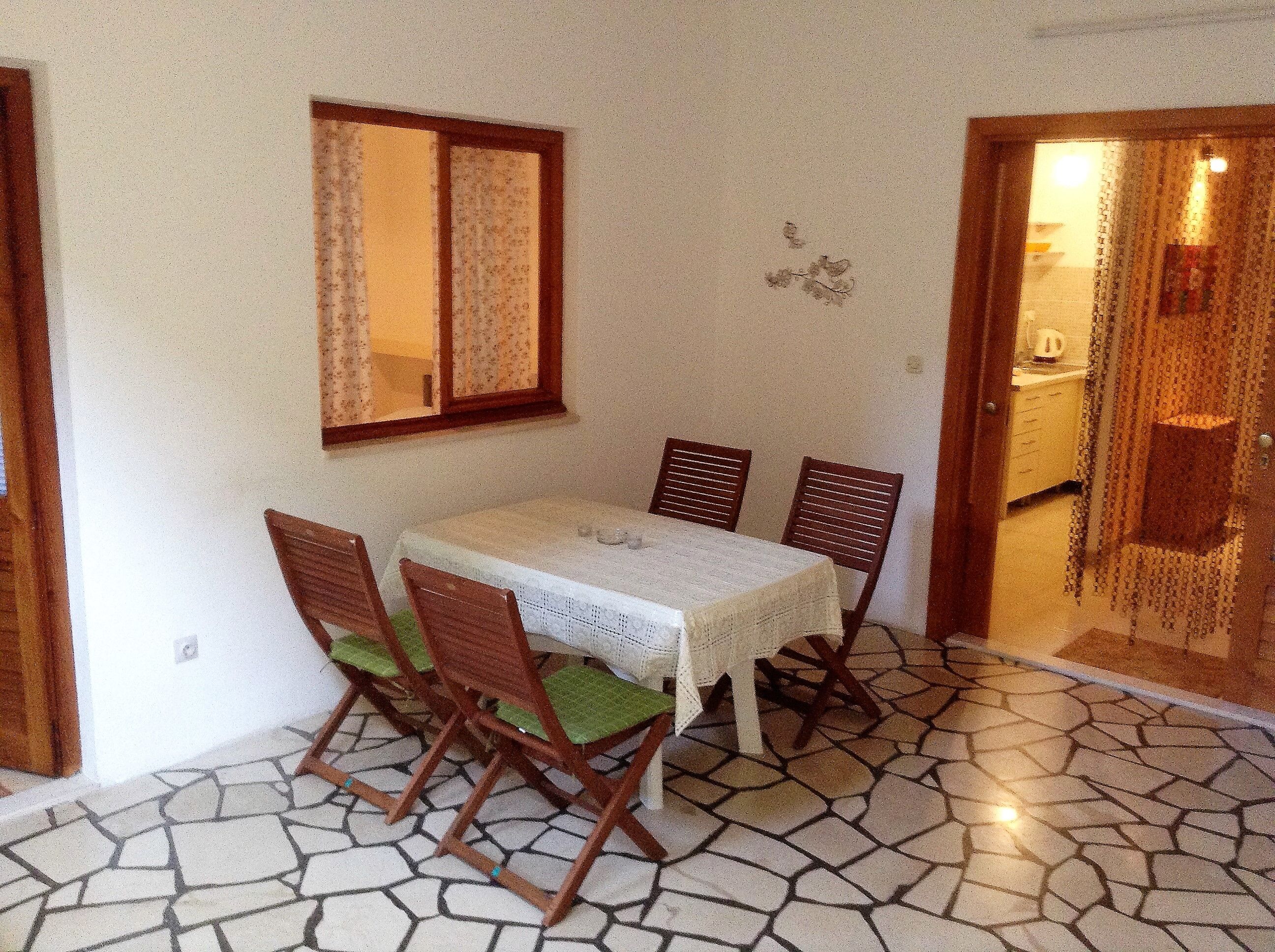 Apartments and Room Leut 34203-A1