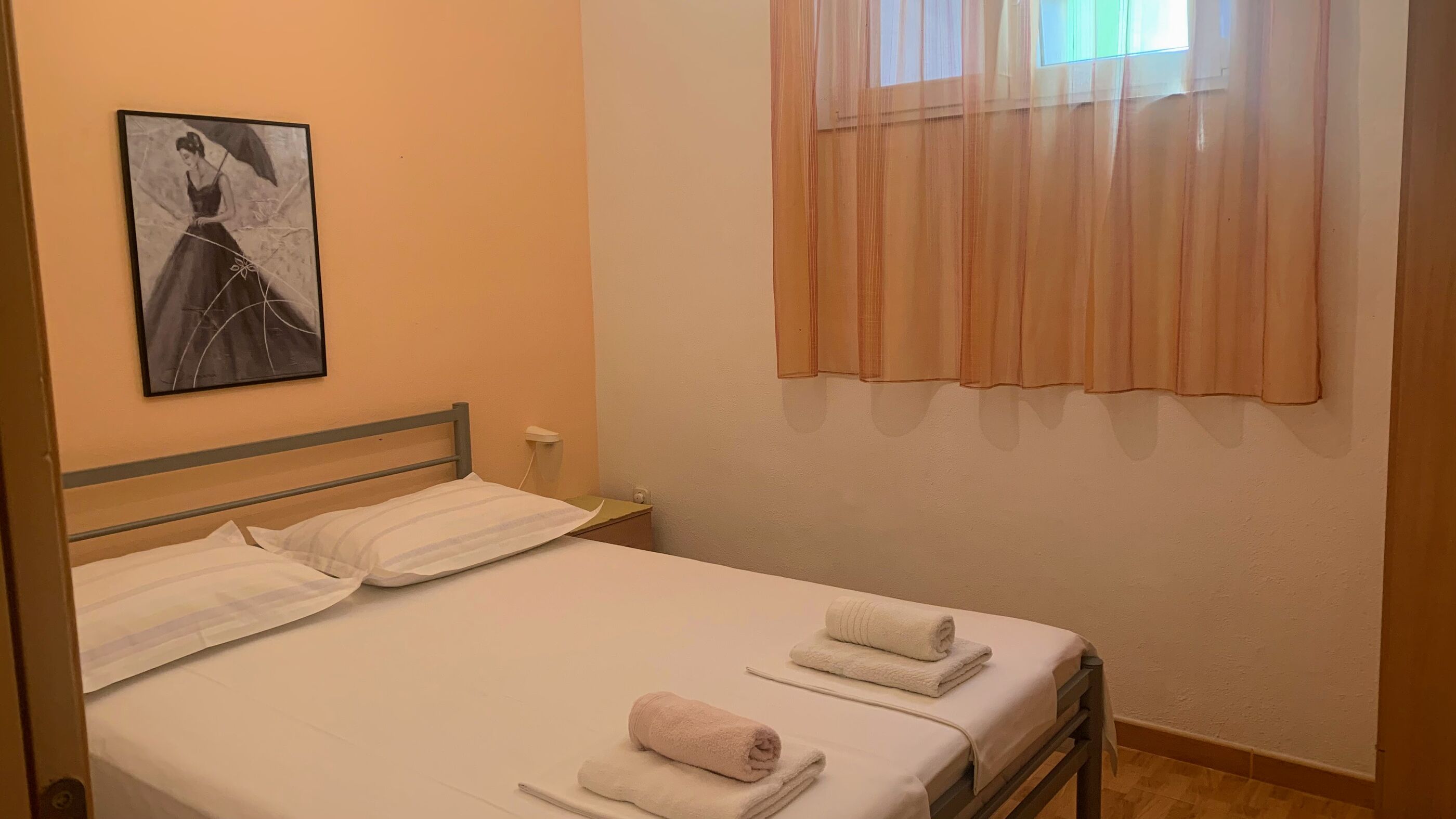Apartments and Room Leut 34203-A1