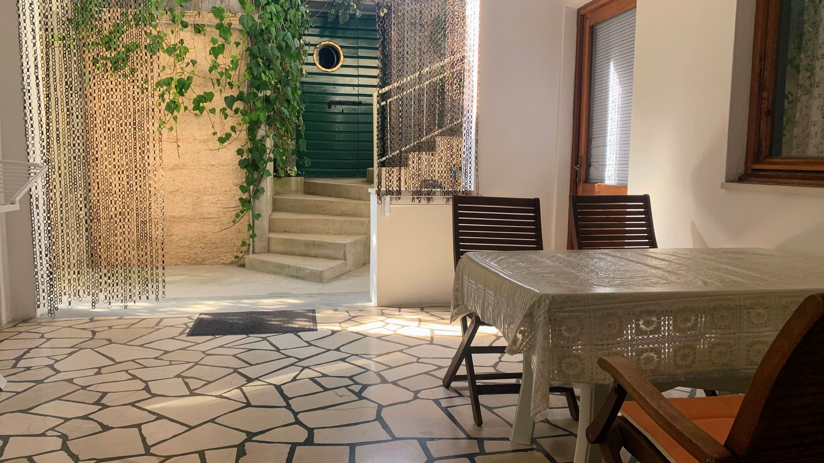 Apartments and Room Leut 34203-A1
