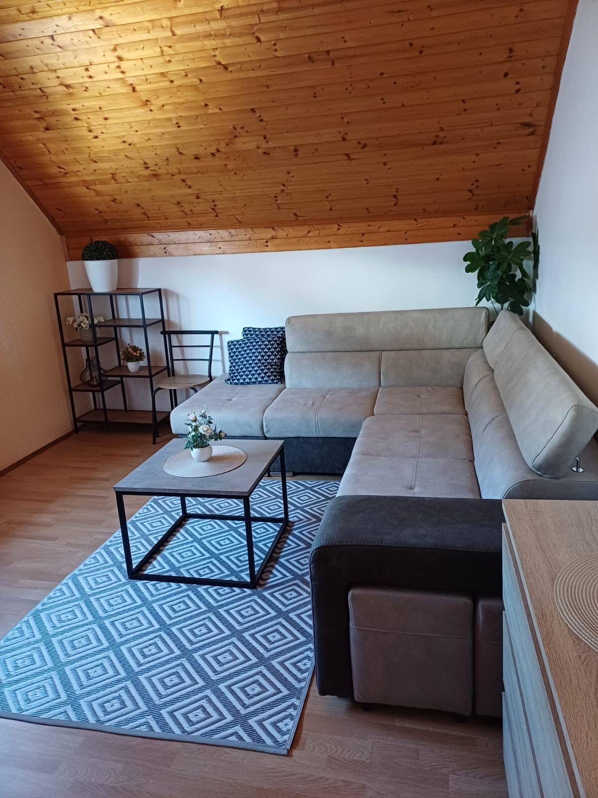Apartments Renata 80671-A2