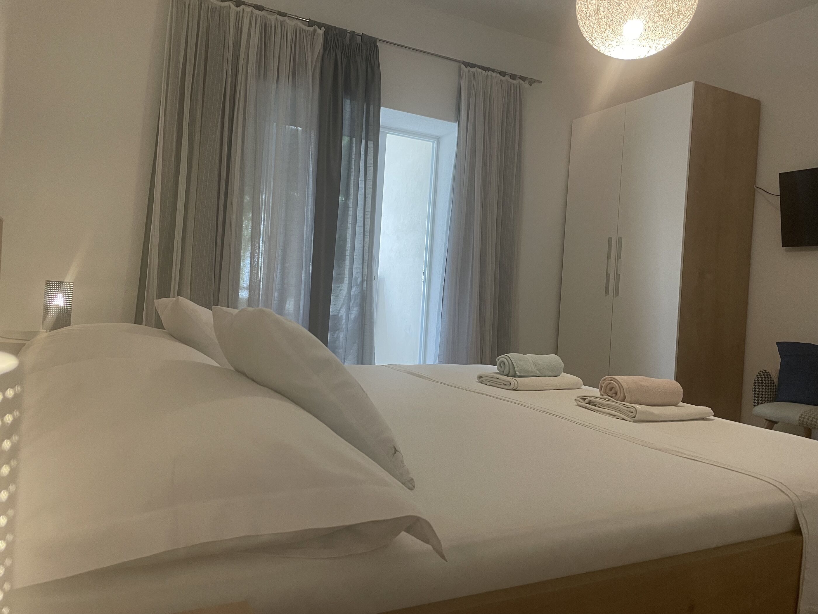 Apartments and Room Leut 34203-S1