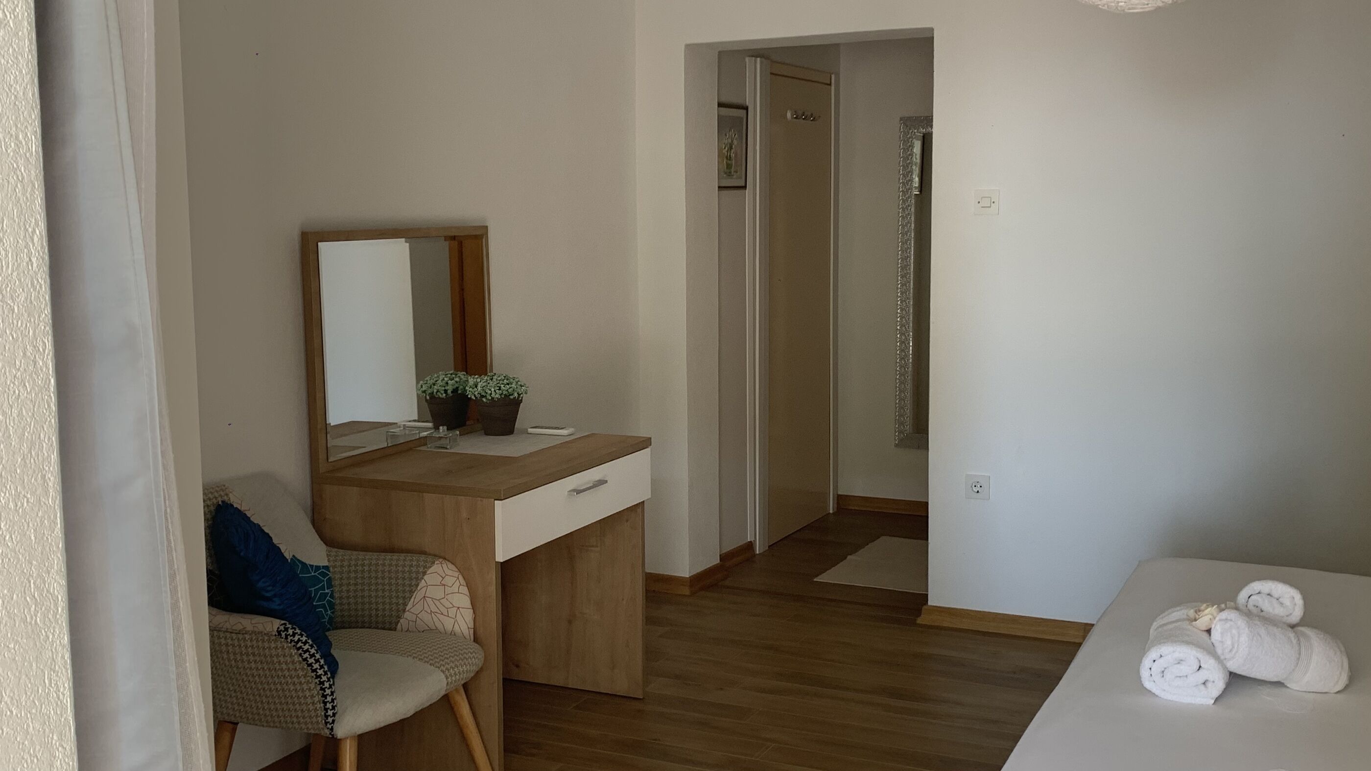 Apartments and Room Leut 34203-S1