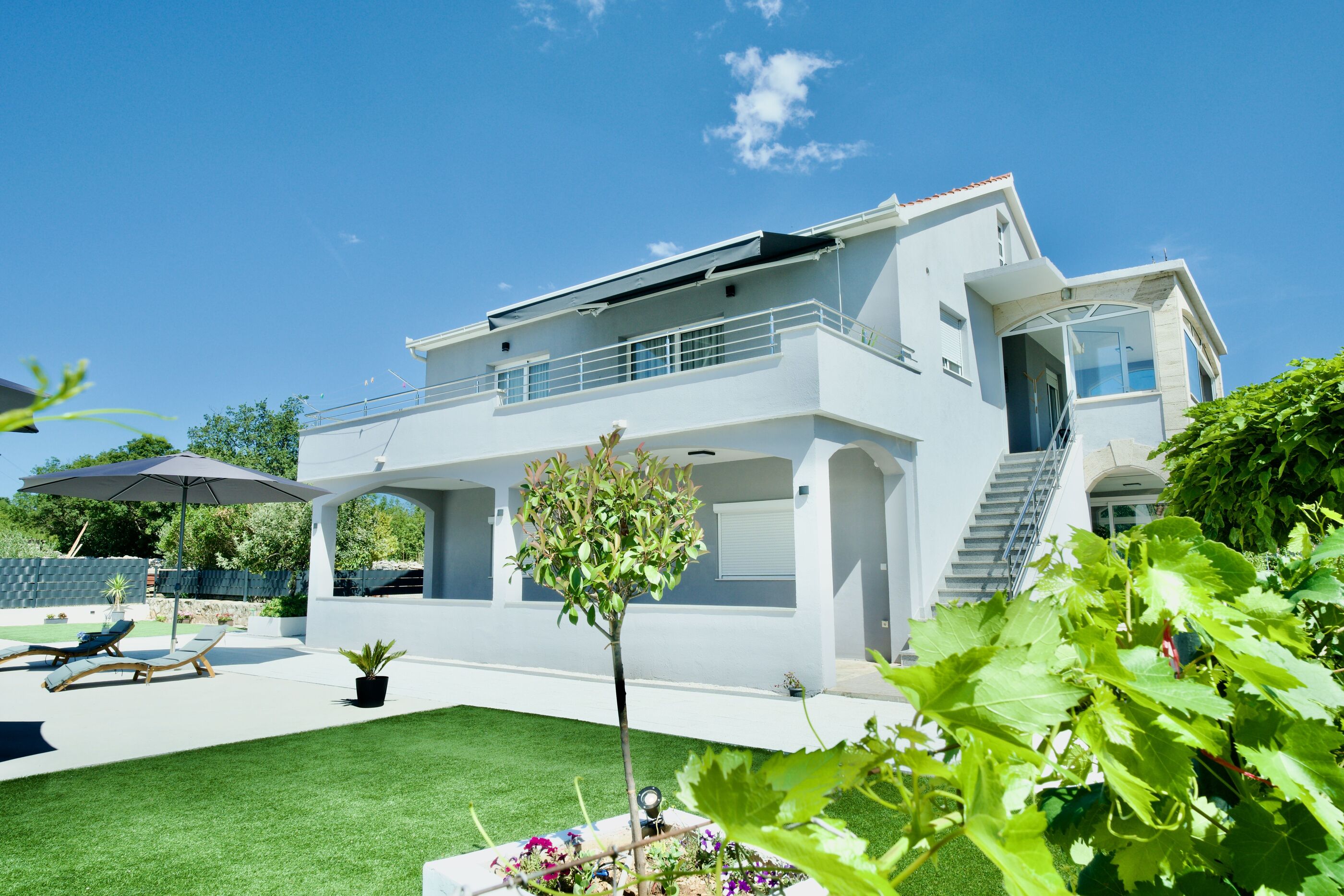 Apartment Mario - with pool 115571-A1