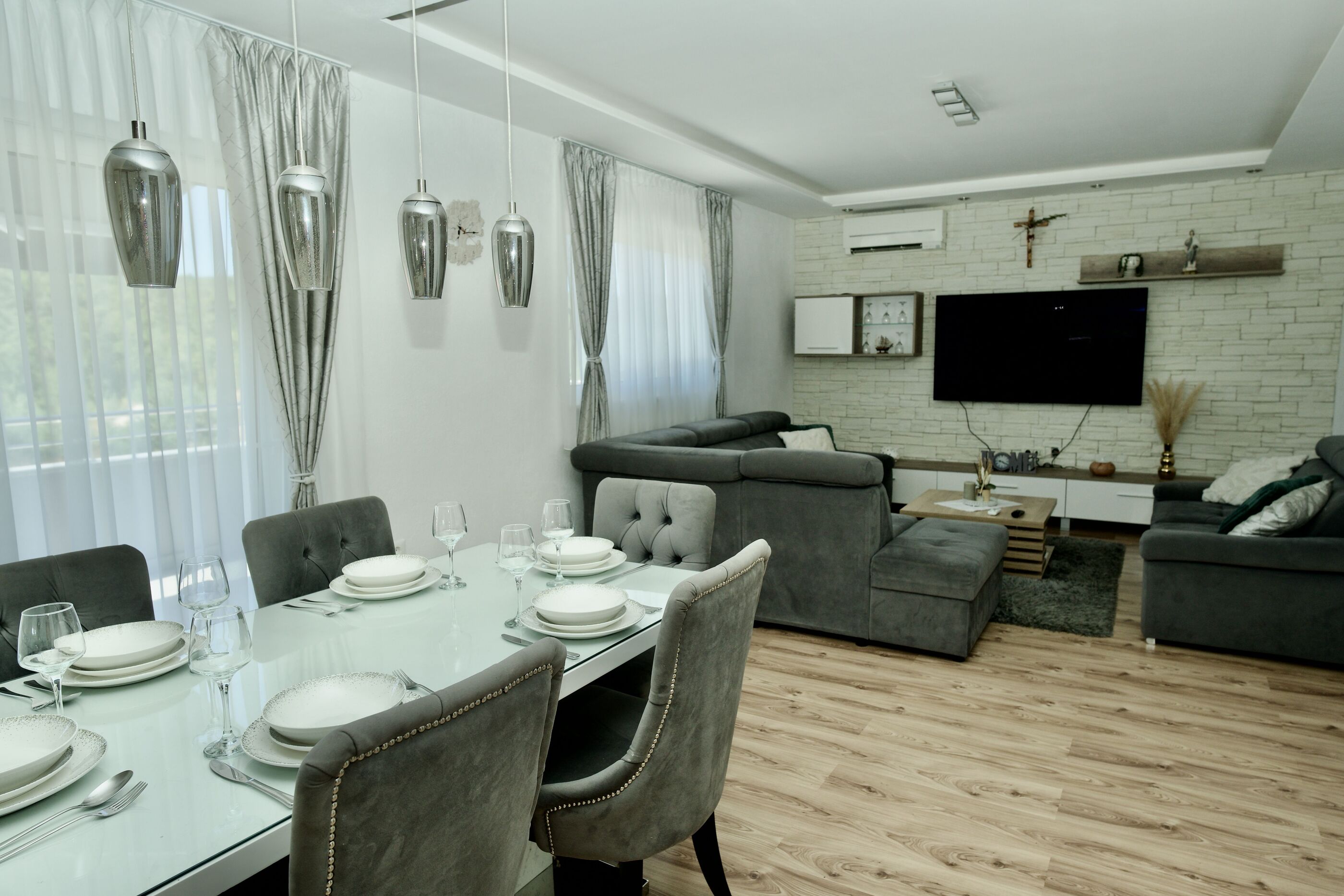 Apartment Mario - with pool 115571-A1