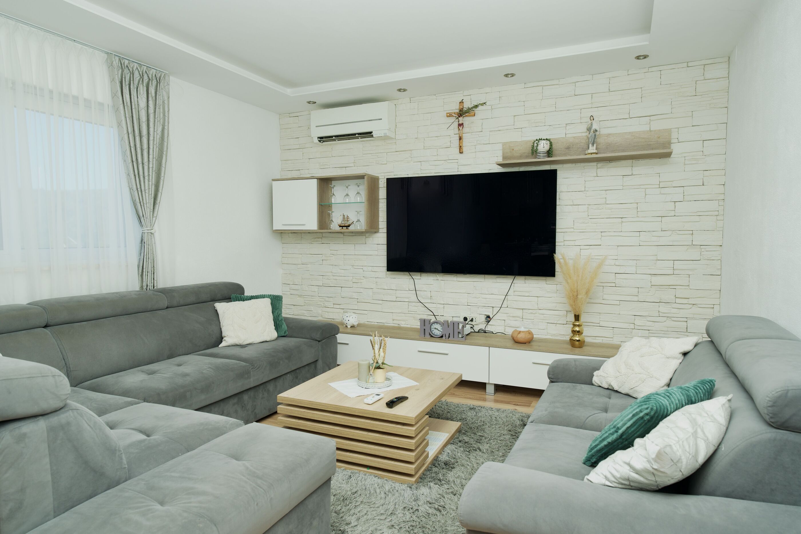 Apartment Mario - with pool 115571-A1