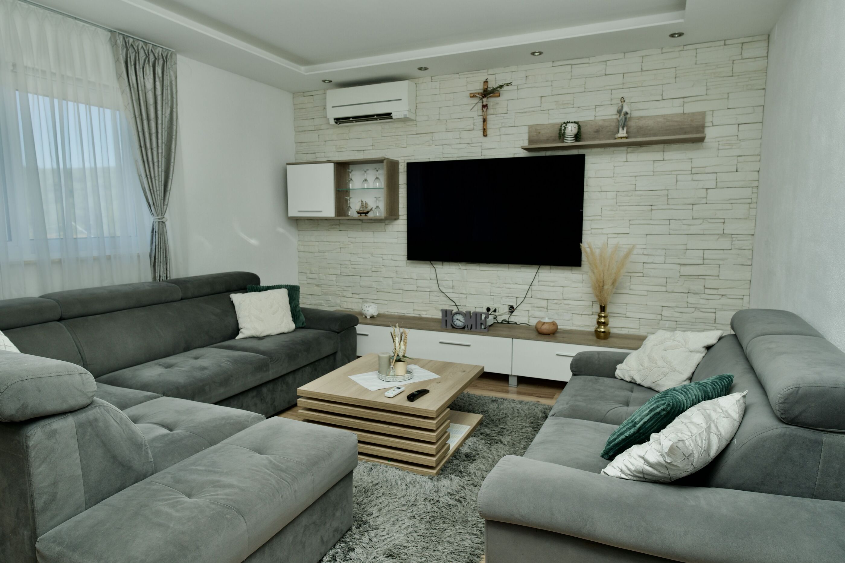 Apartment Mario - with pool 115571-A1