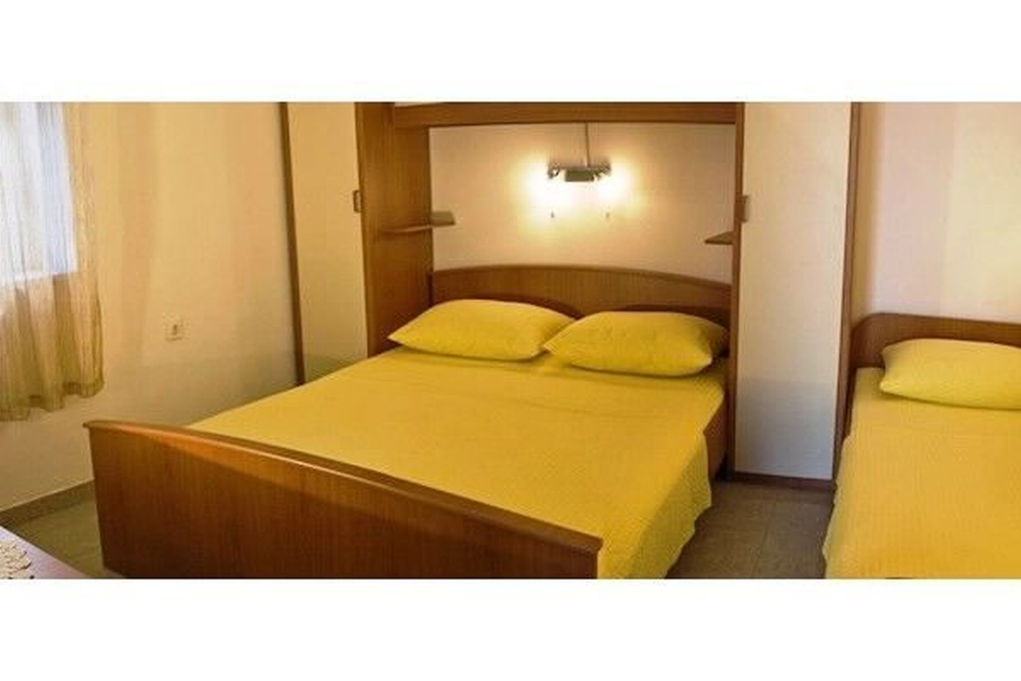 Apartments and Rooms Florijan 52371-A1
