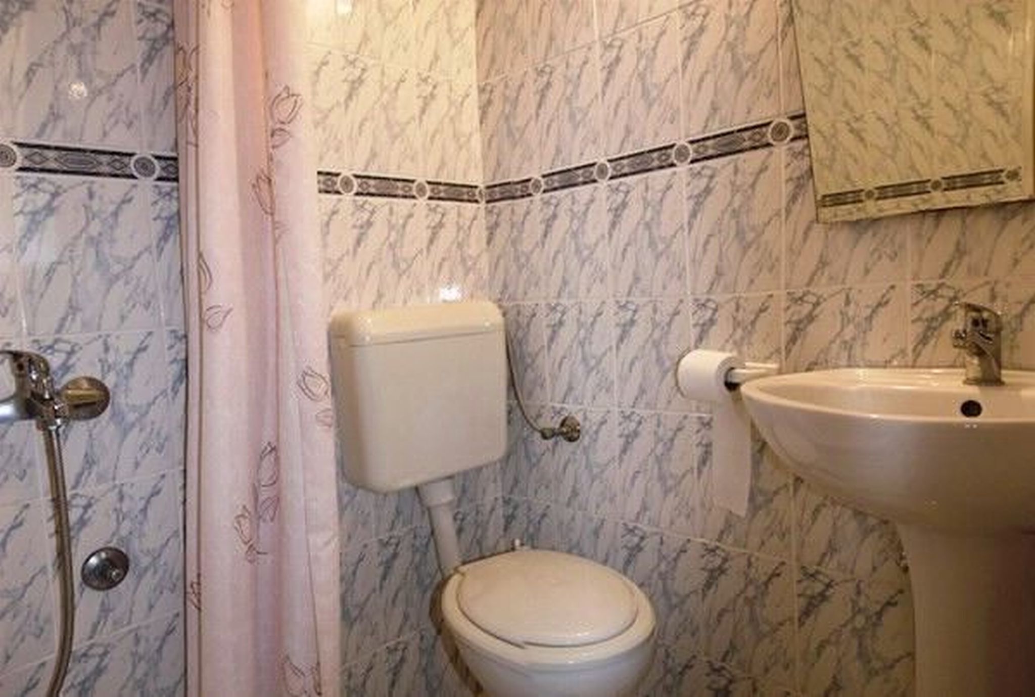 Apartments and Rooms Florijan 52371-A1