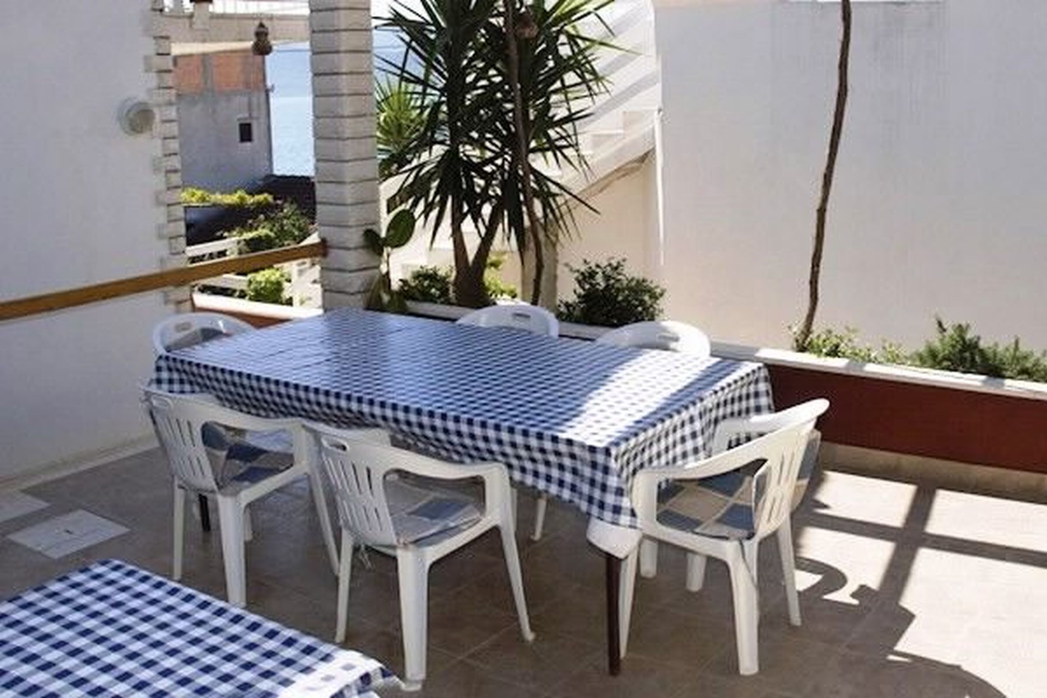 Apartments and Rooms Florijan 52371-A1