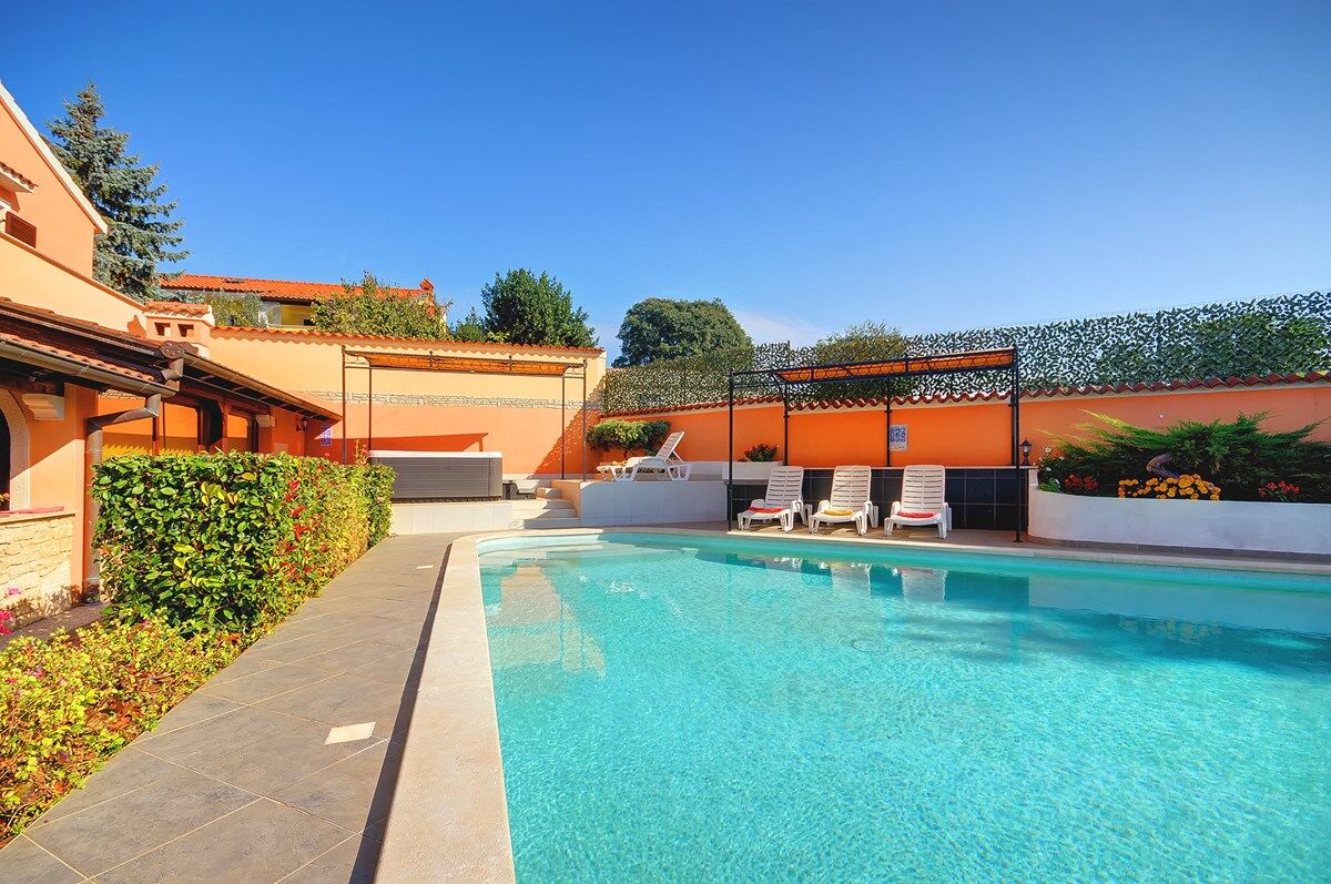 Casa Nicole 74334-A1