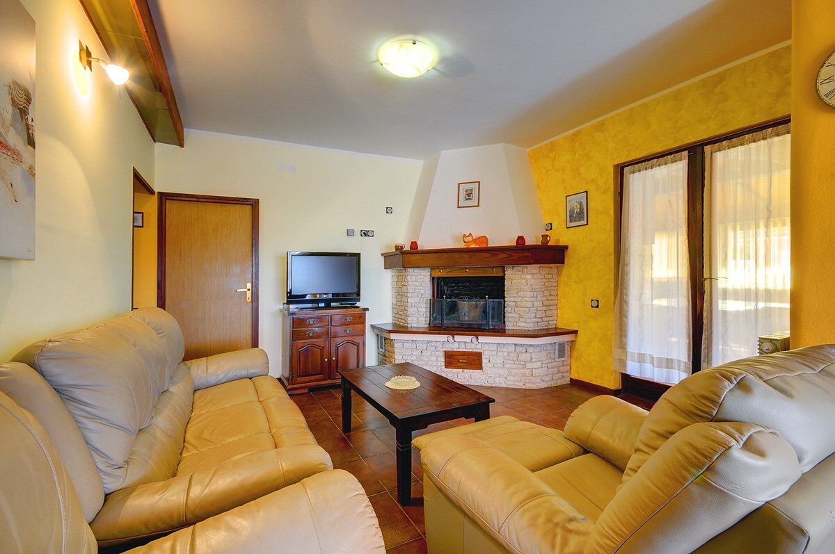 Casa Nicole 74334-A1