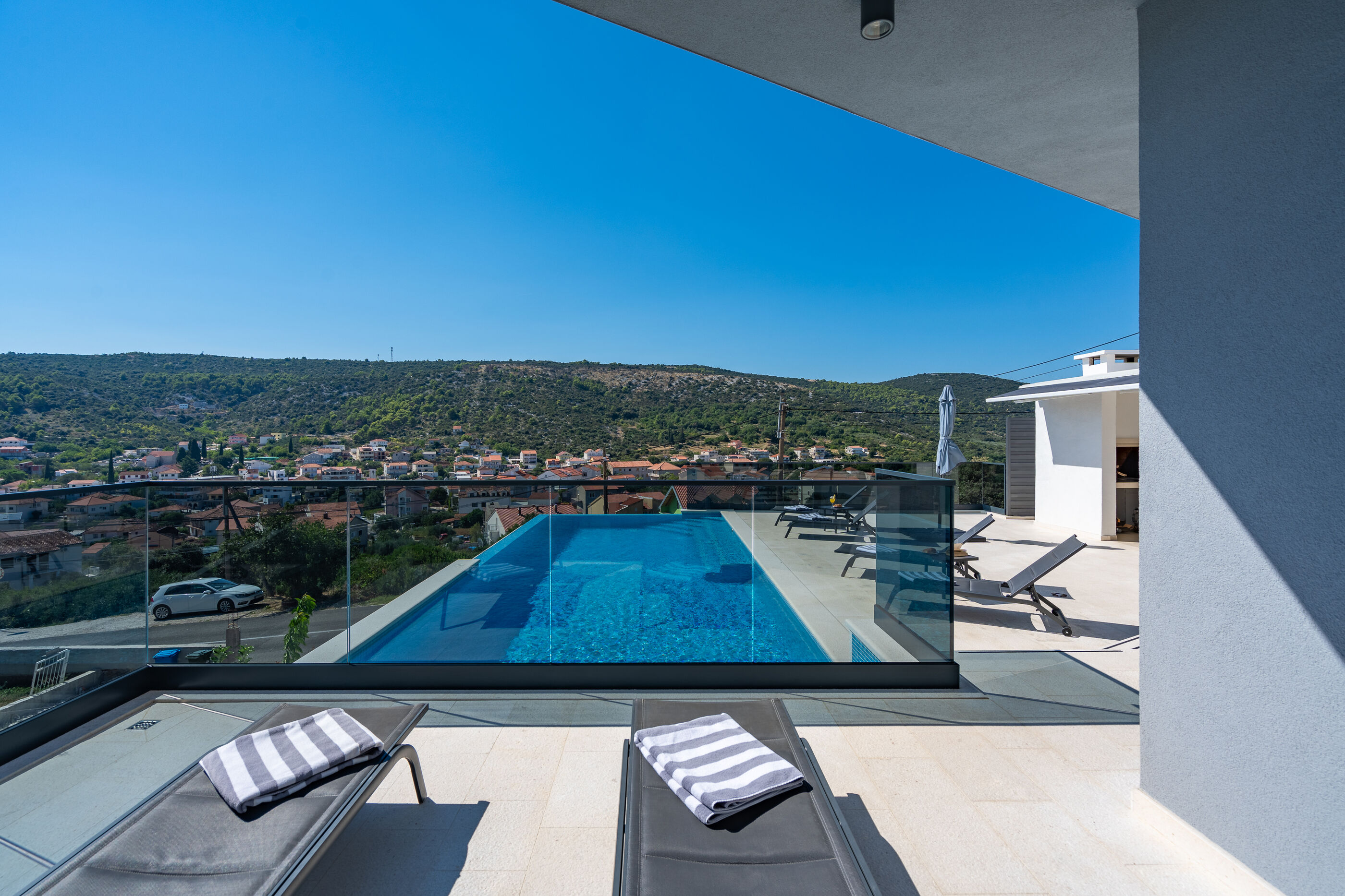 Photo of Villa Summer side