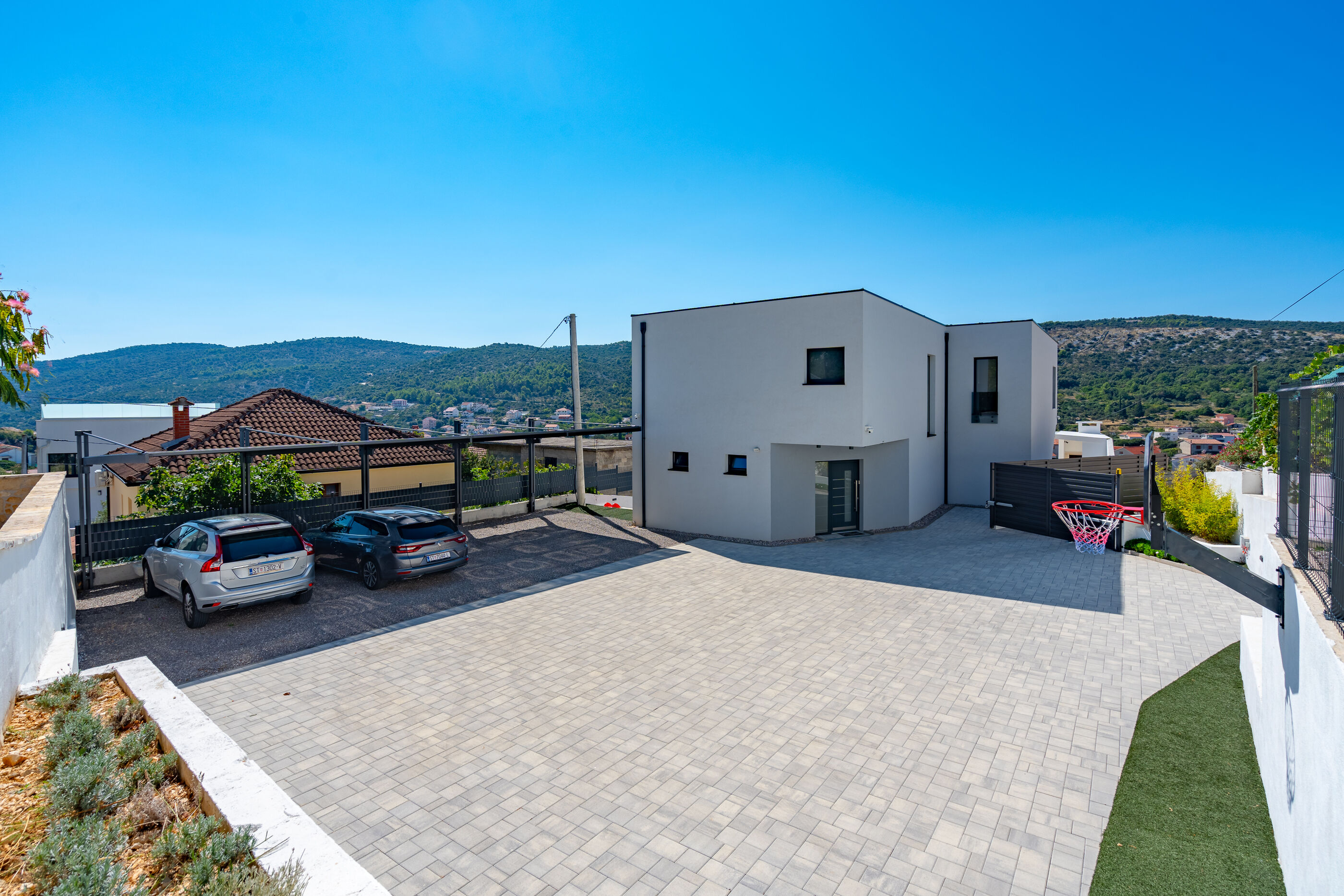 Photo of Villa Summer side