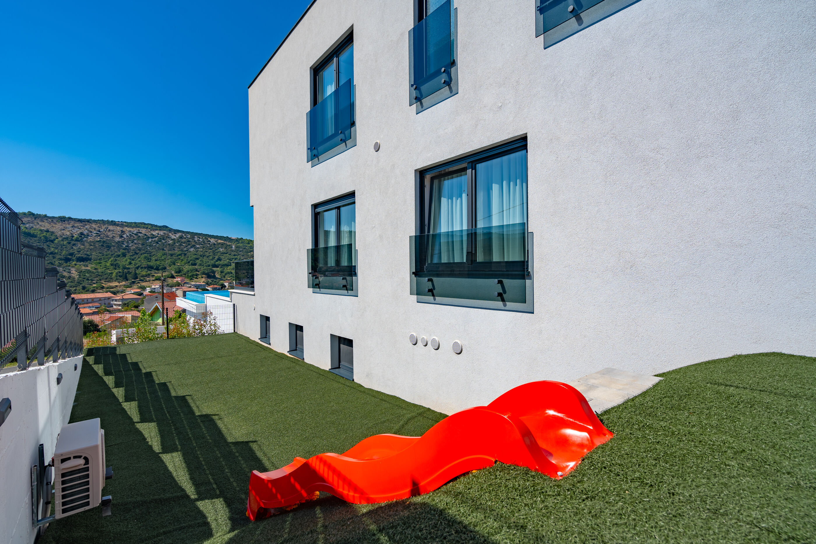 Photo of Villa Summer side