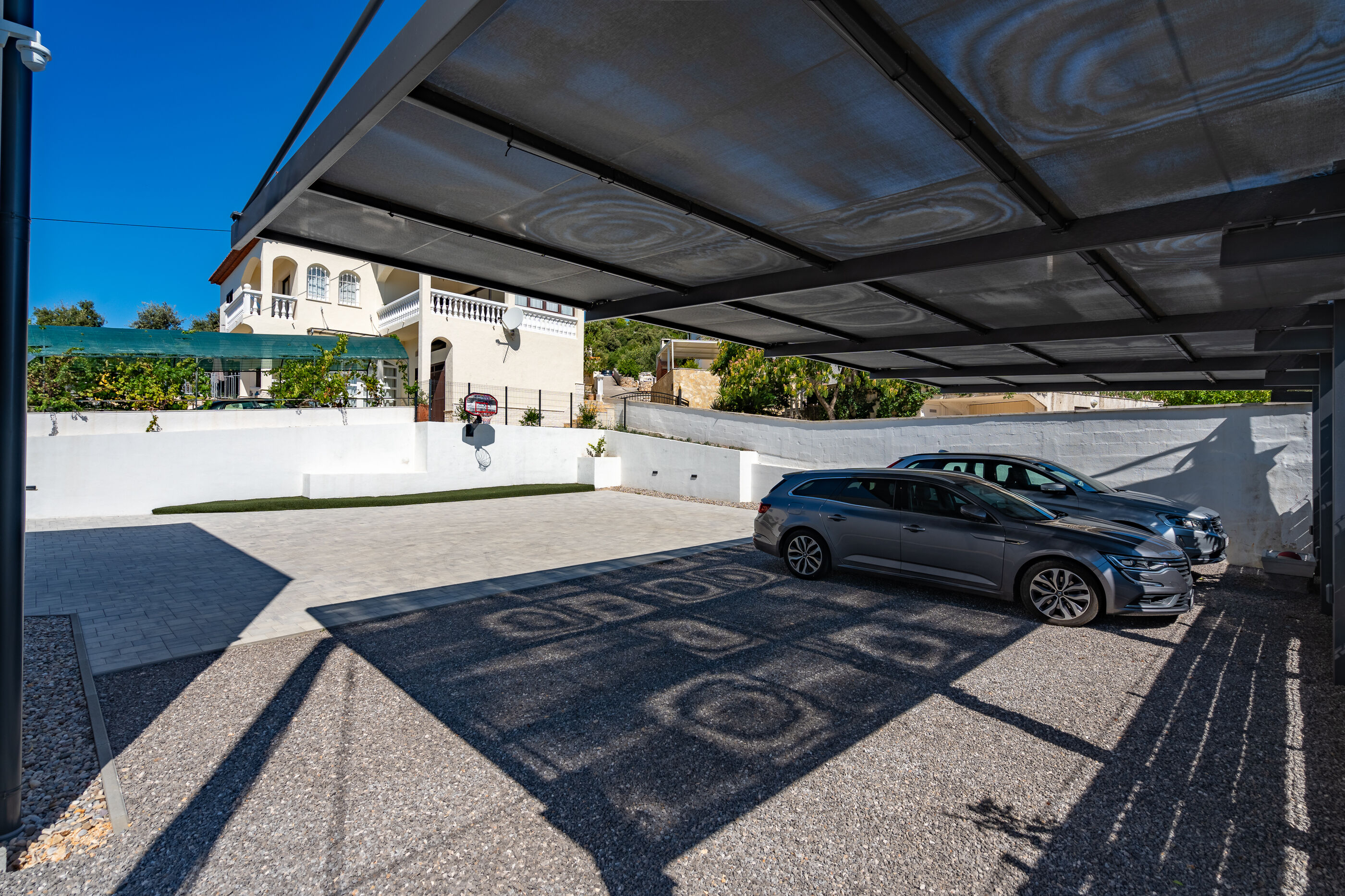 Photo of Villa Summer side