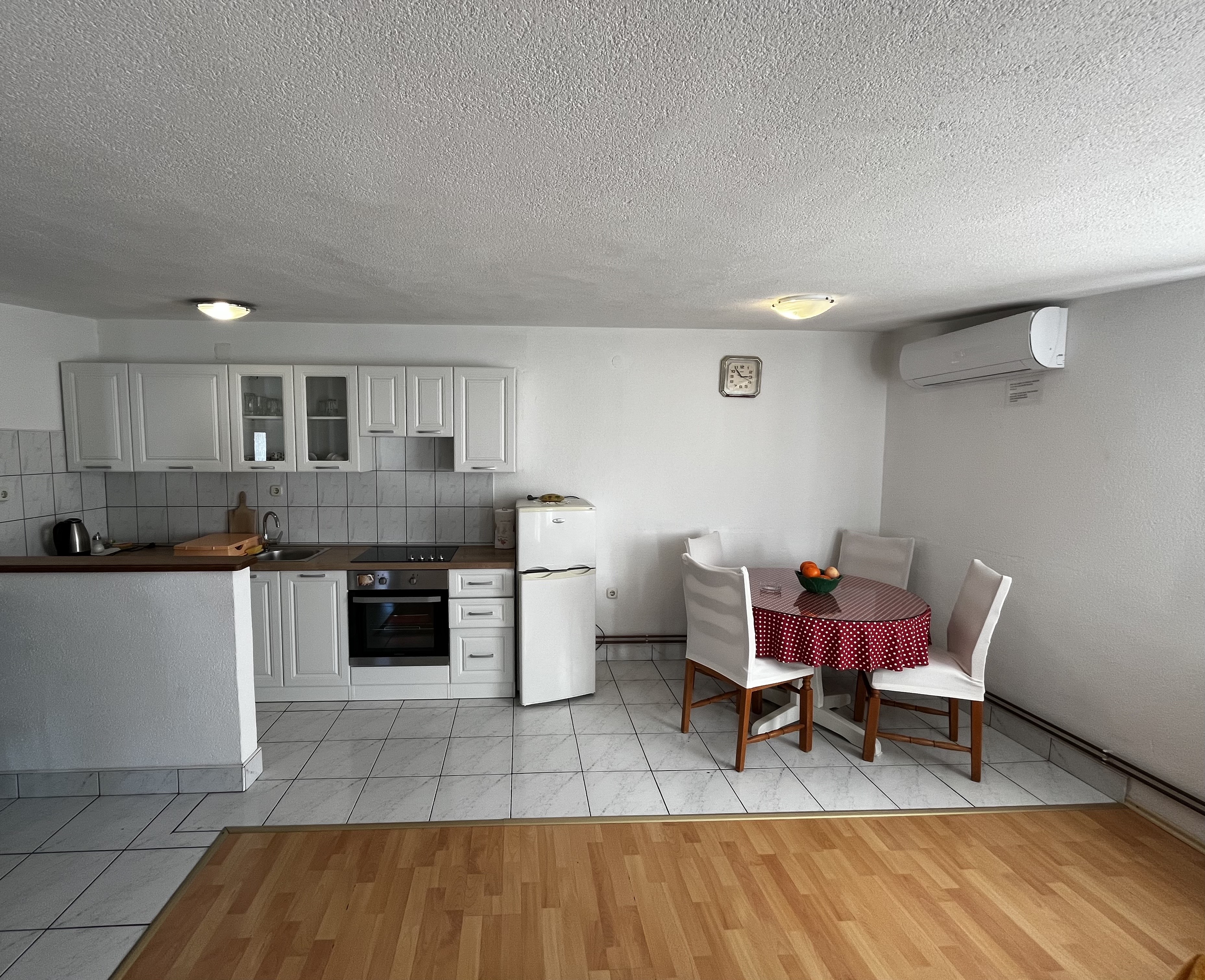 Apartment and Rooms Ruža 35621-A1
