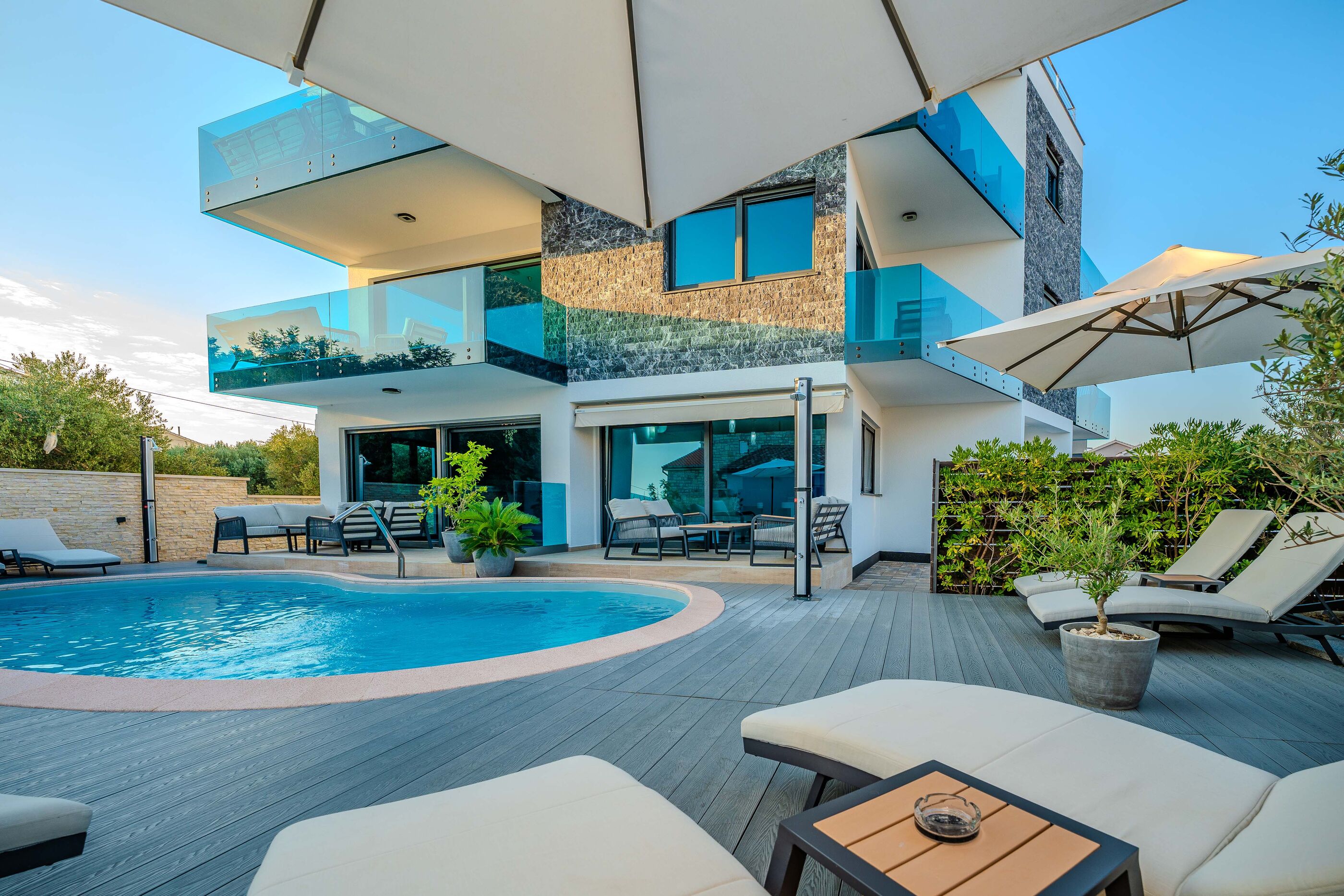 Apartments Luxury Villa Maloca 46111-A1