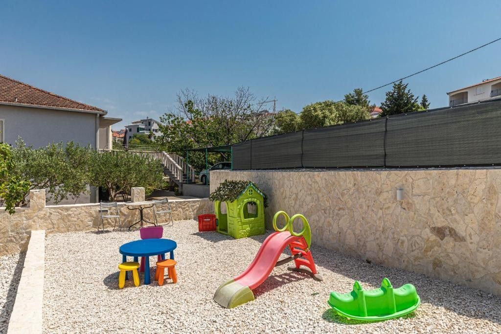 Apartments Piveta 115621-A1