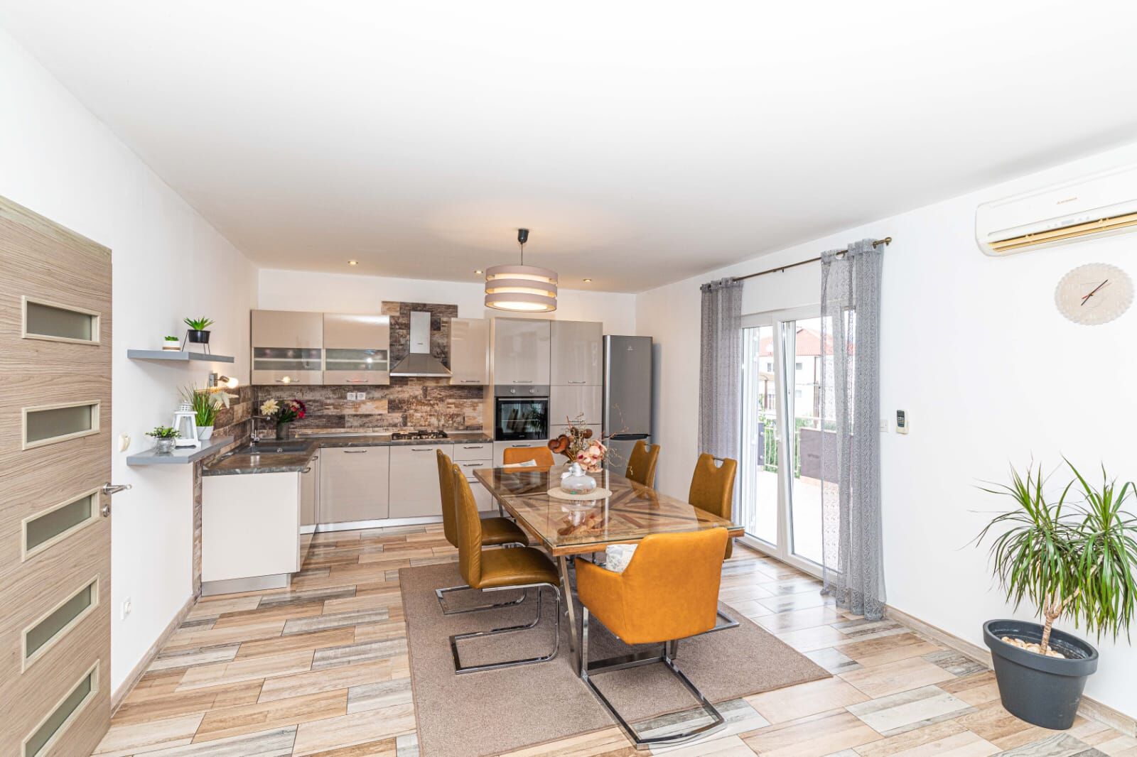 Apartments Piveta 115621-A2