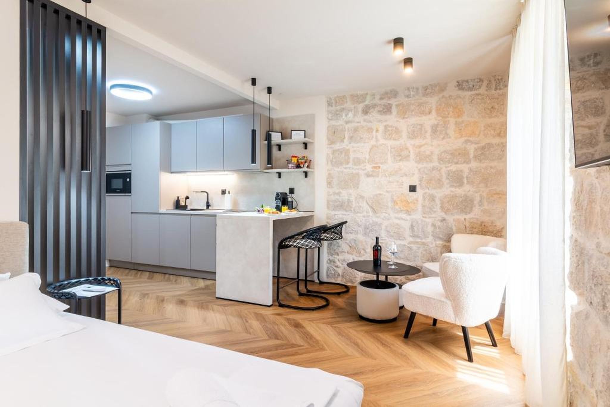Apartments Centre In Stone House 115631-A1