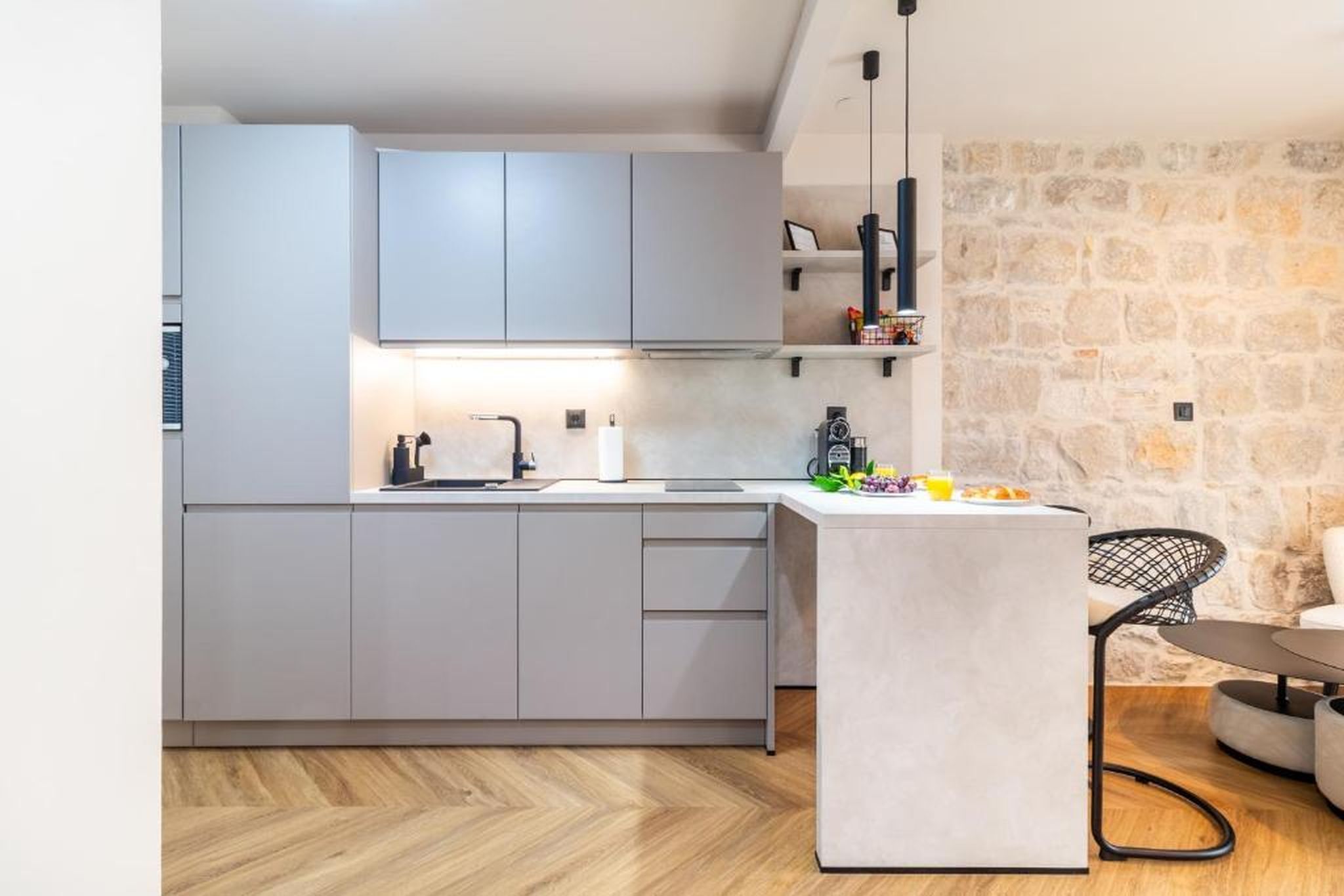 Apartments Centre In Stone House 115631-A1
