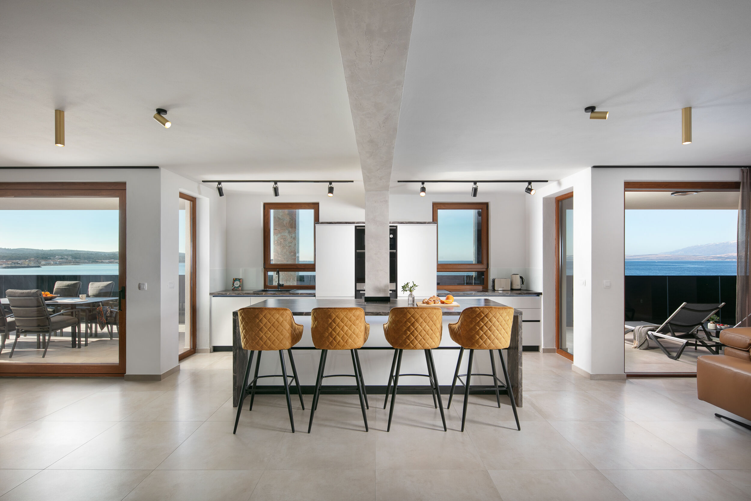 Villa Resort Malibu Imperial 64131-K1