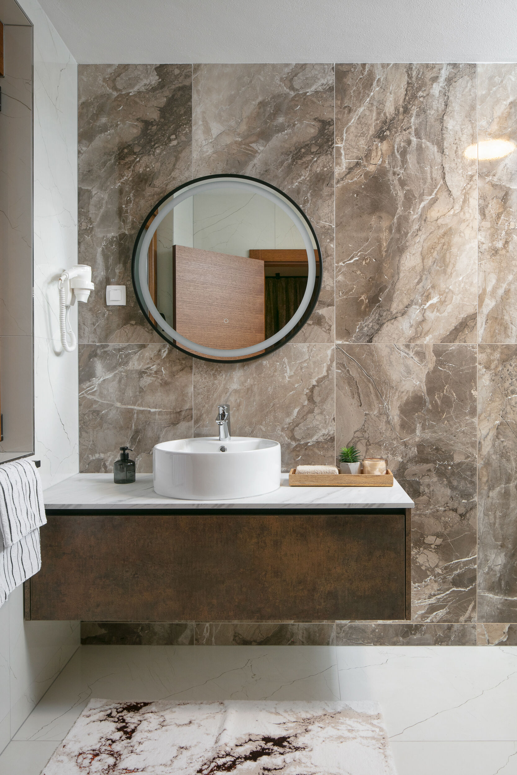 Villa Resort Malibu Imperial 64131-K1