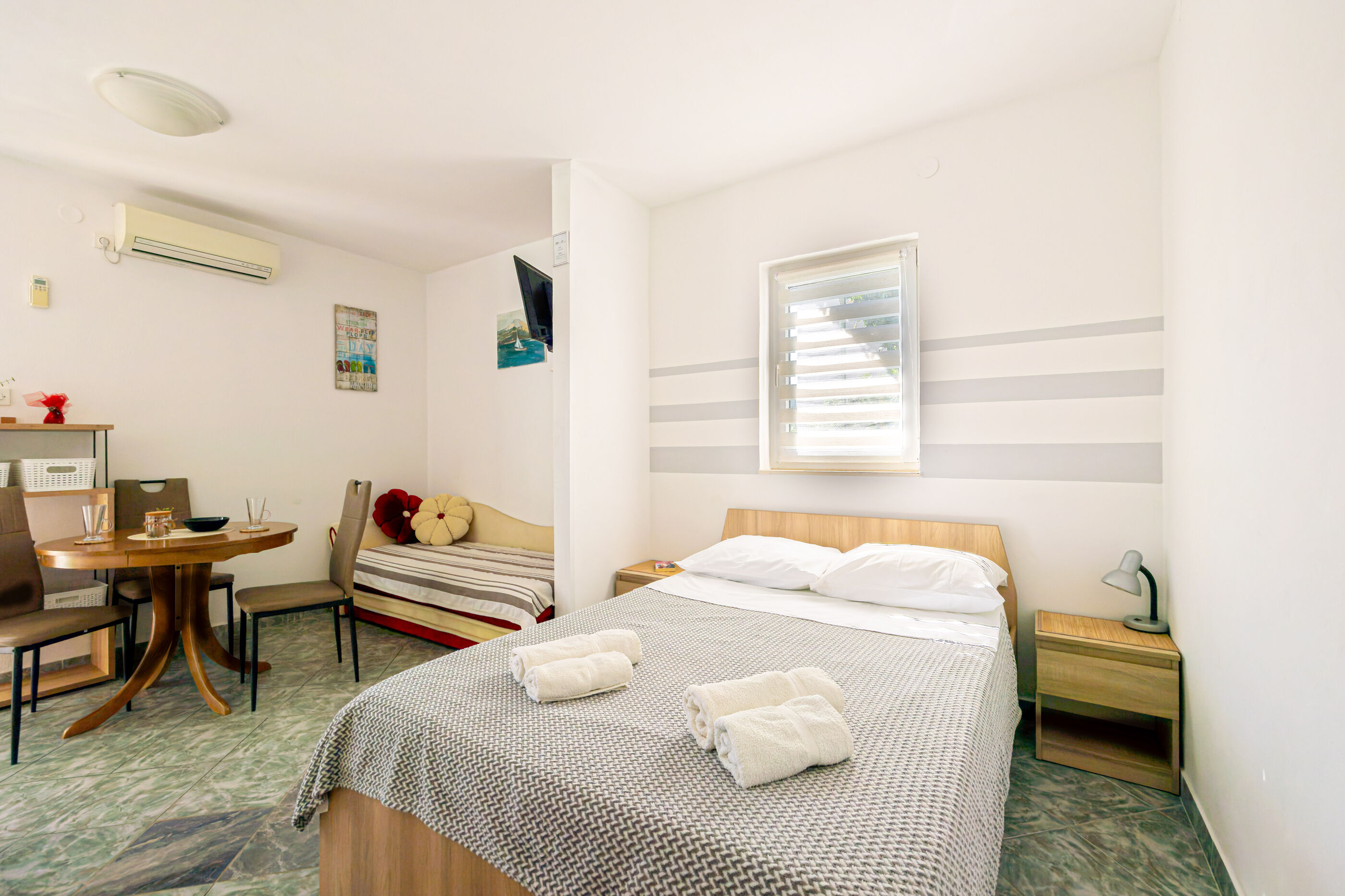 Apartments Naki 10487-A1