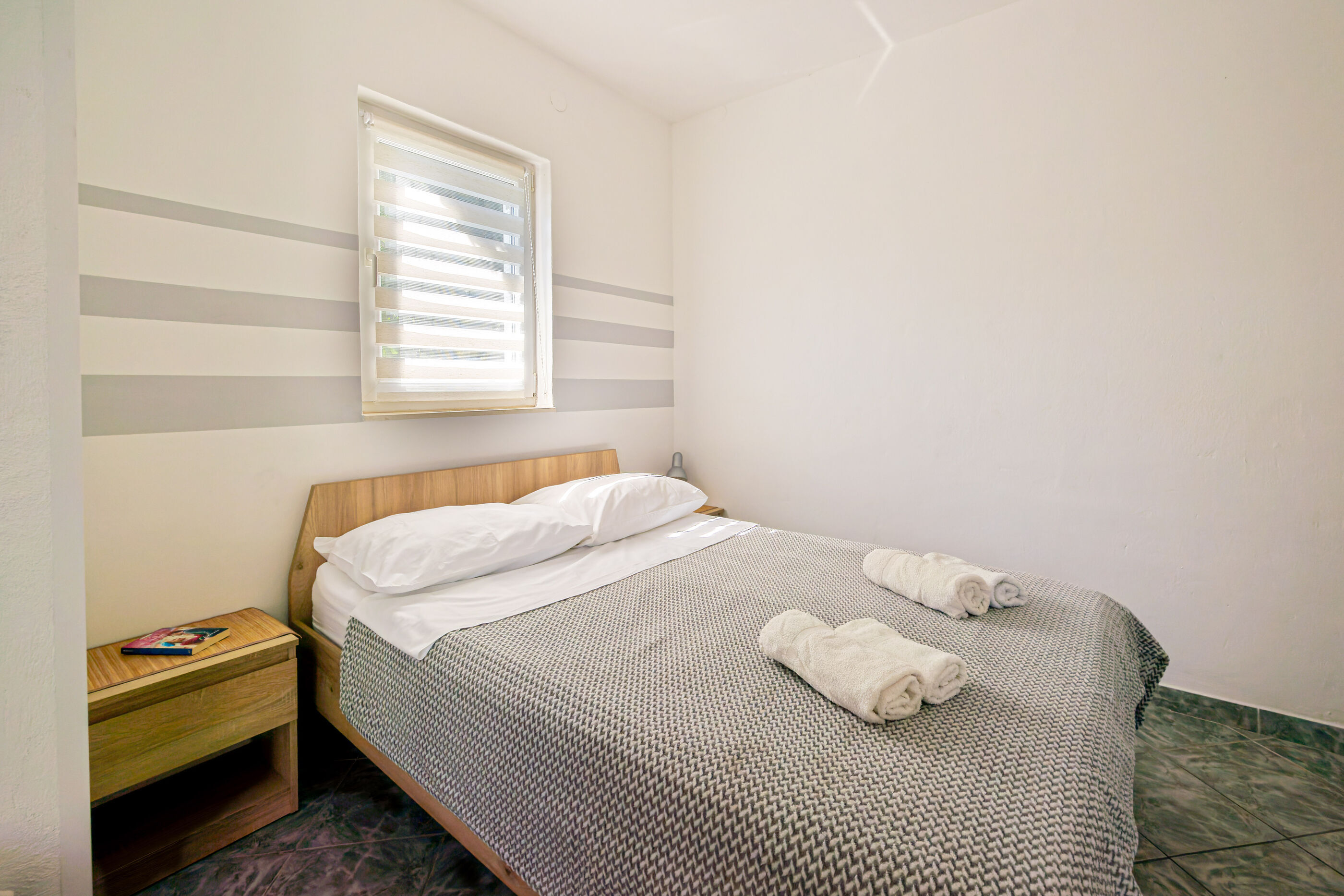 Apartments Naki 10487-A1