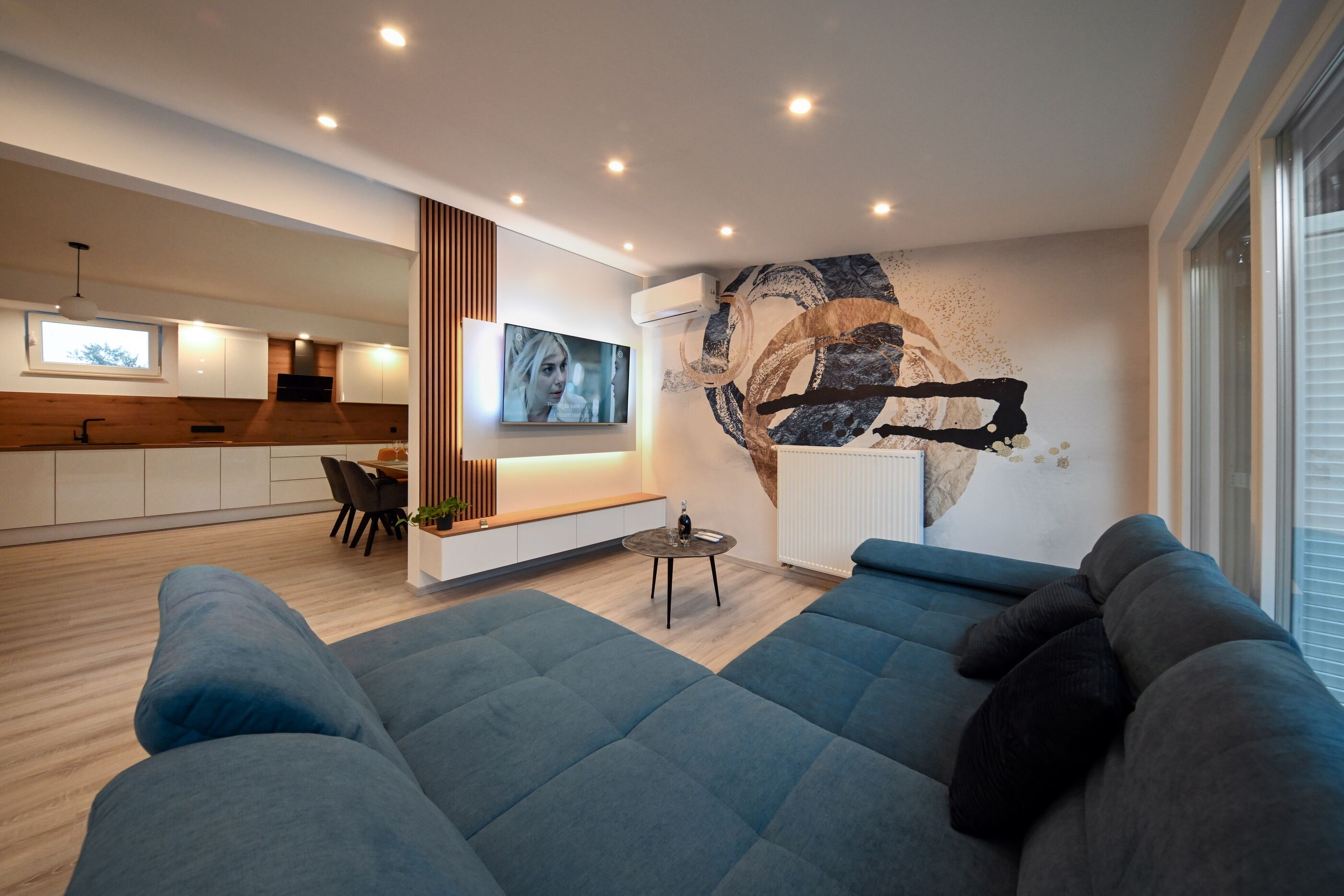 House Nikolina 64133-K1
