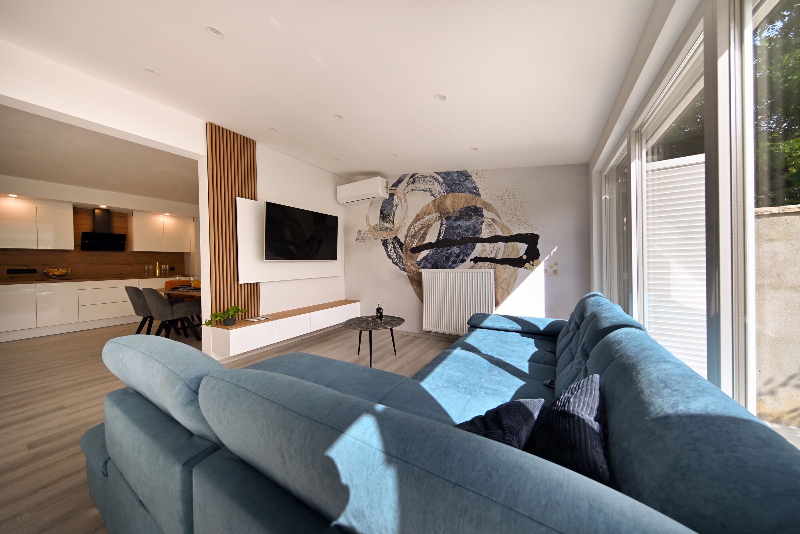 House Nikolina 64133-K1