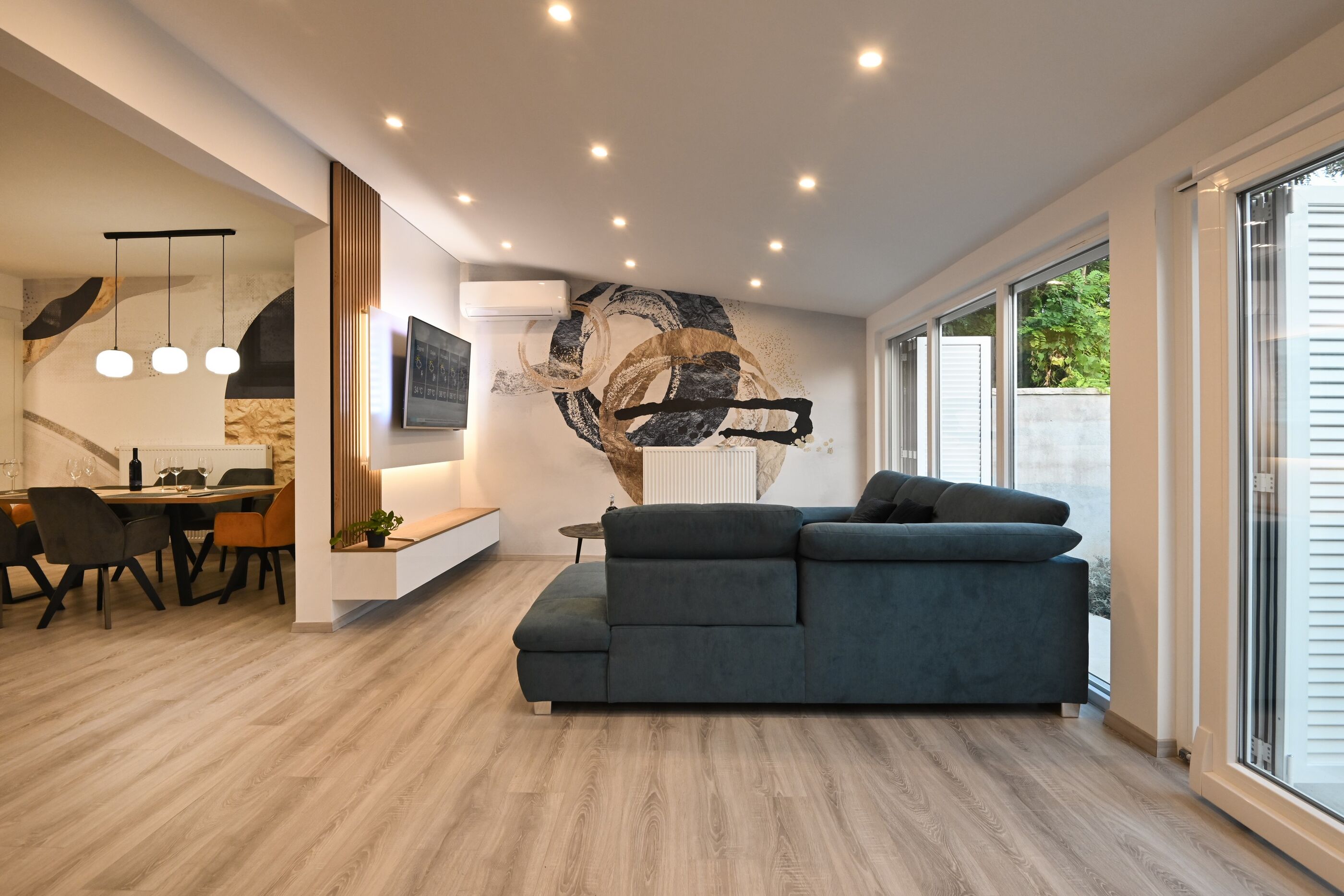 House Nikolina 64133-K1