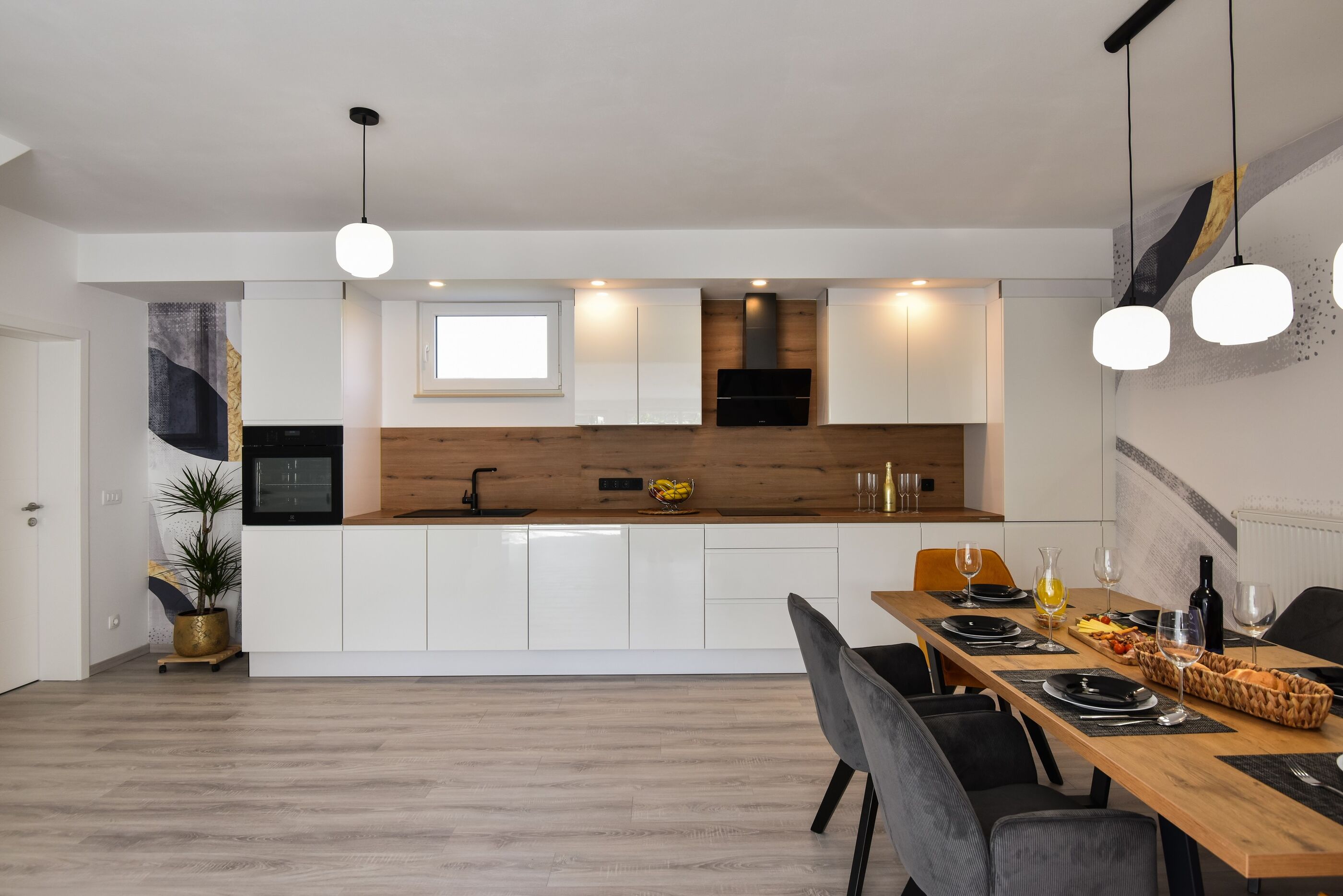 House Nikolina 64133-K1