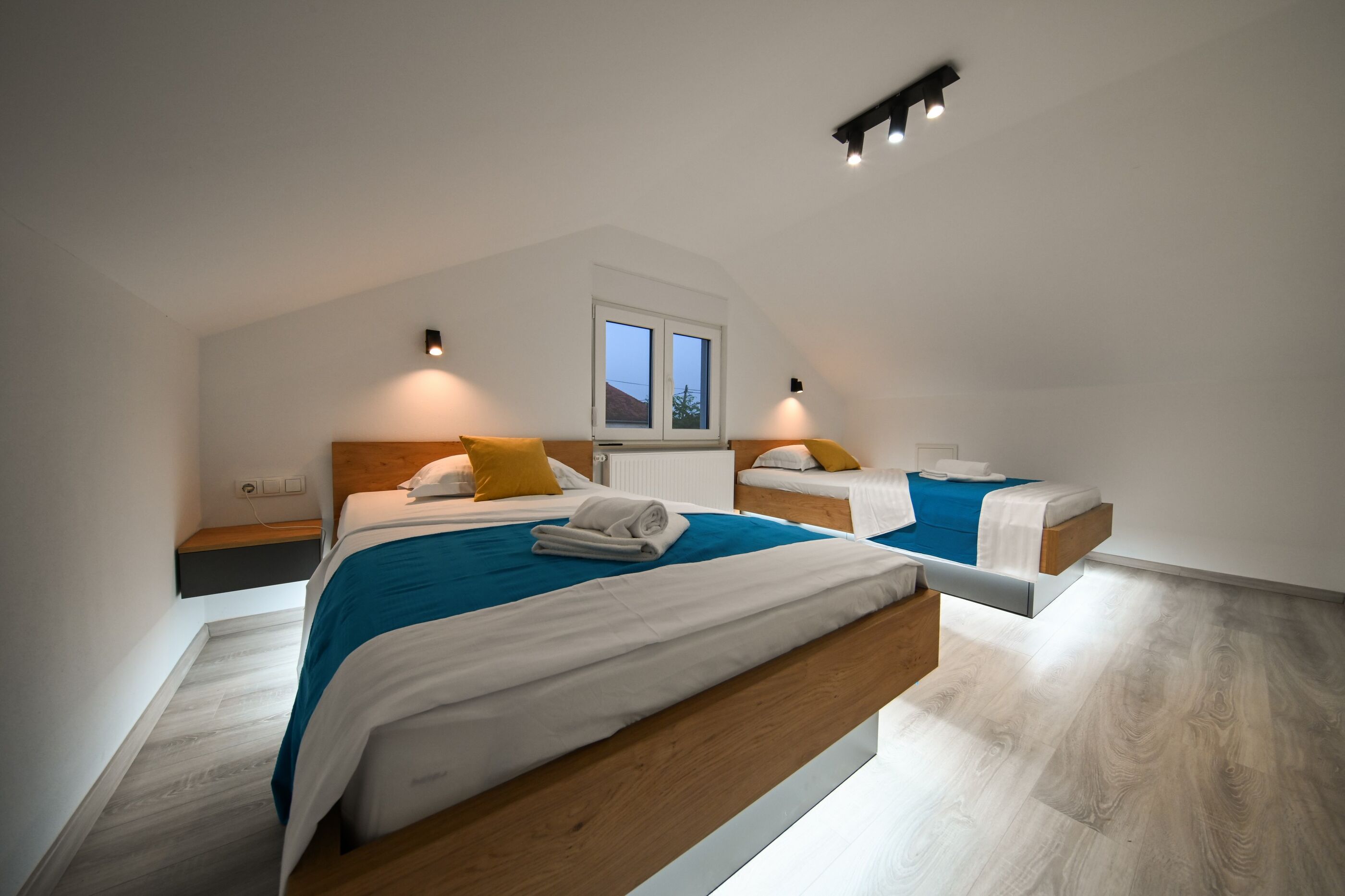 House Nikolina 64133-K1