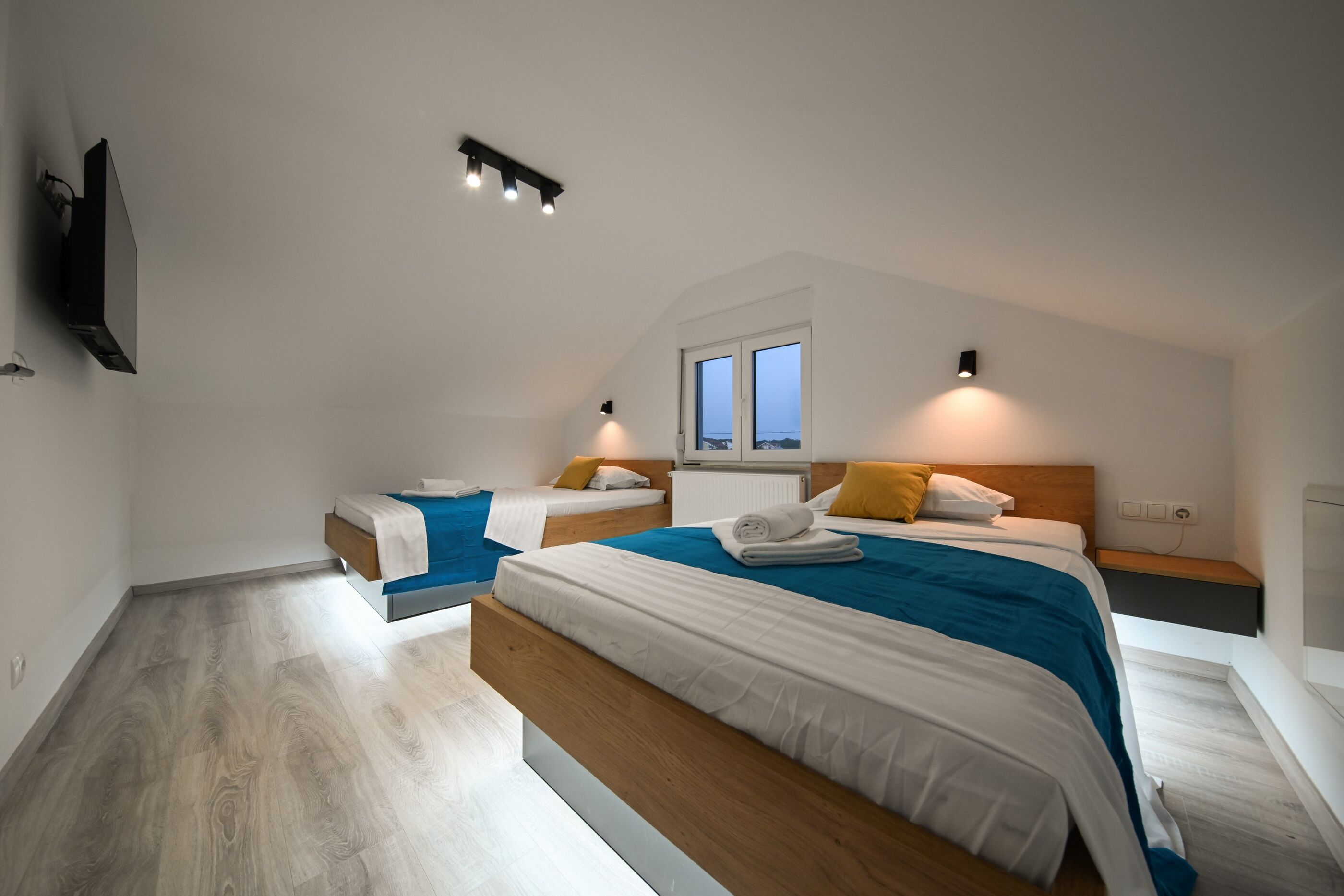 House Nikolina 64133-K1