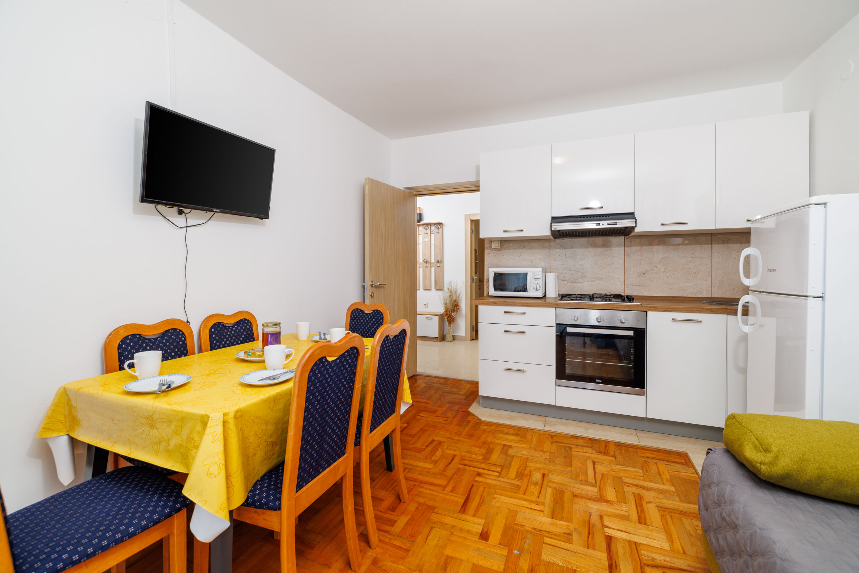 Apartments Pinty 62836-A1