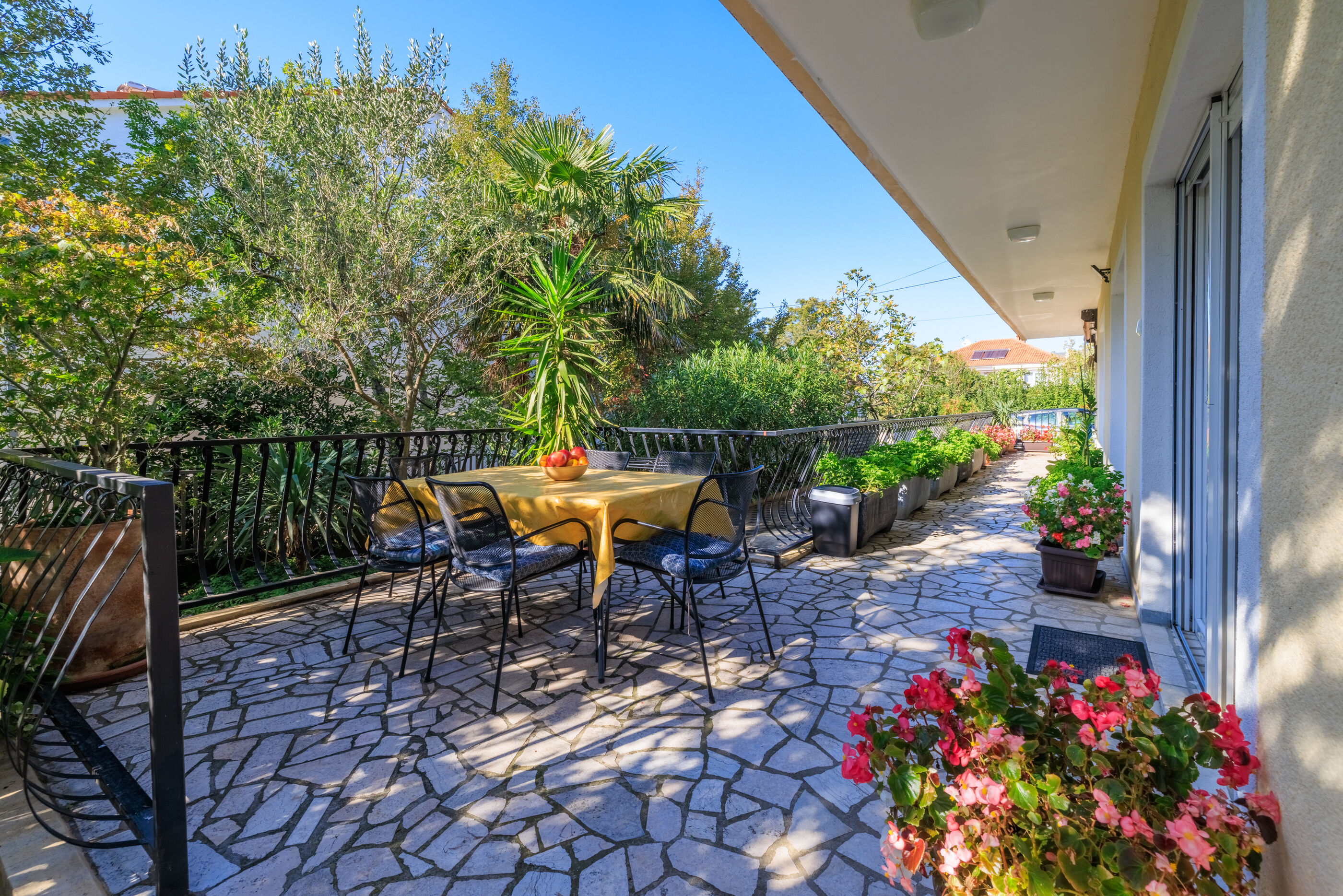 Apartments Pinty 62836-A1