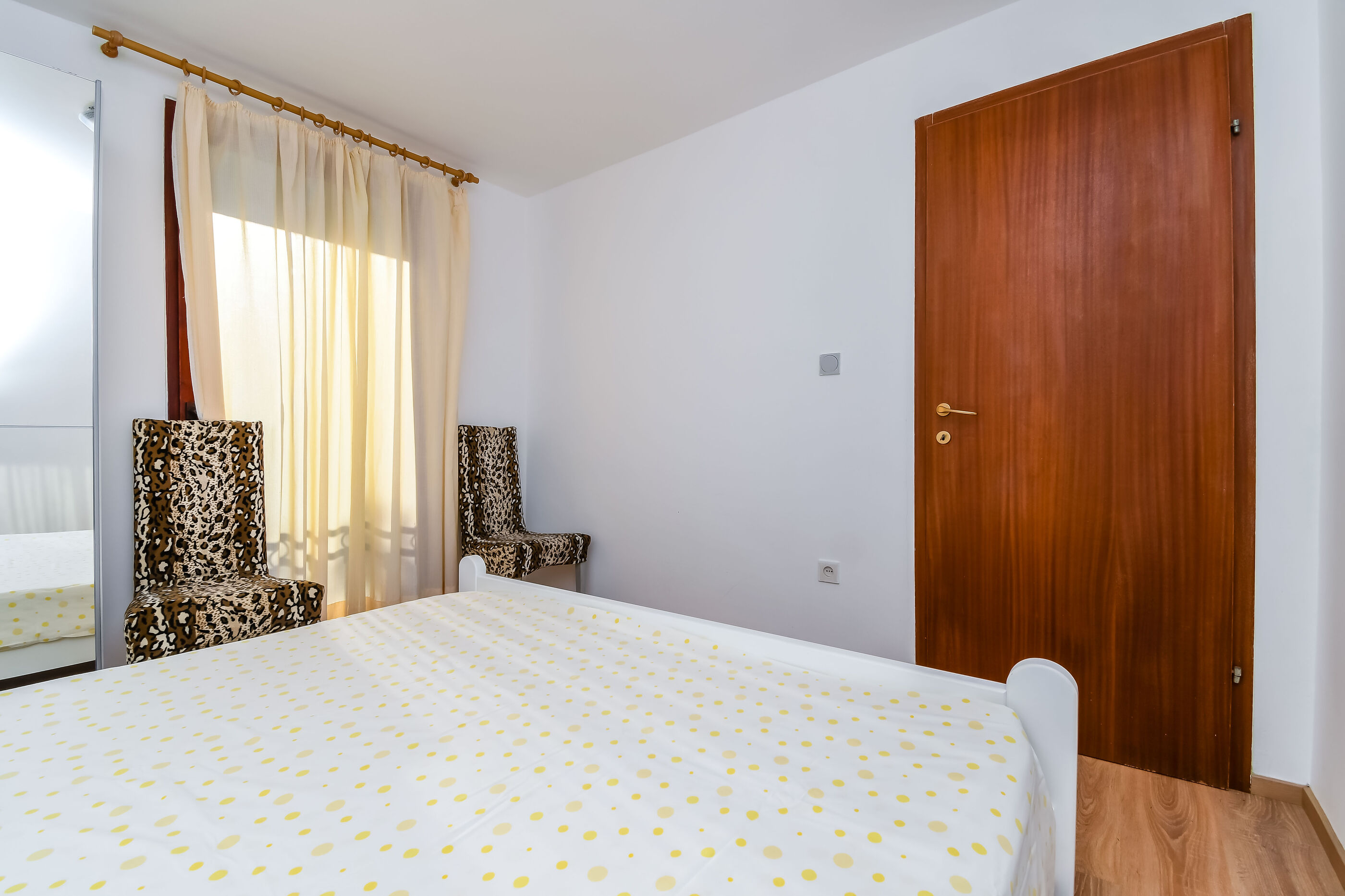 Apartments Quiet 58611-A2