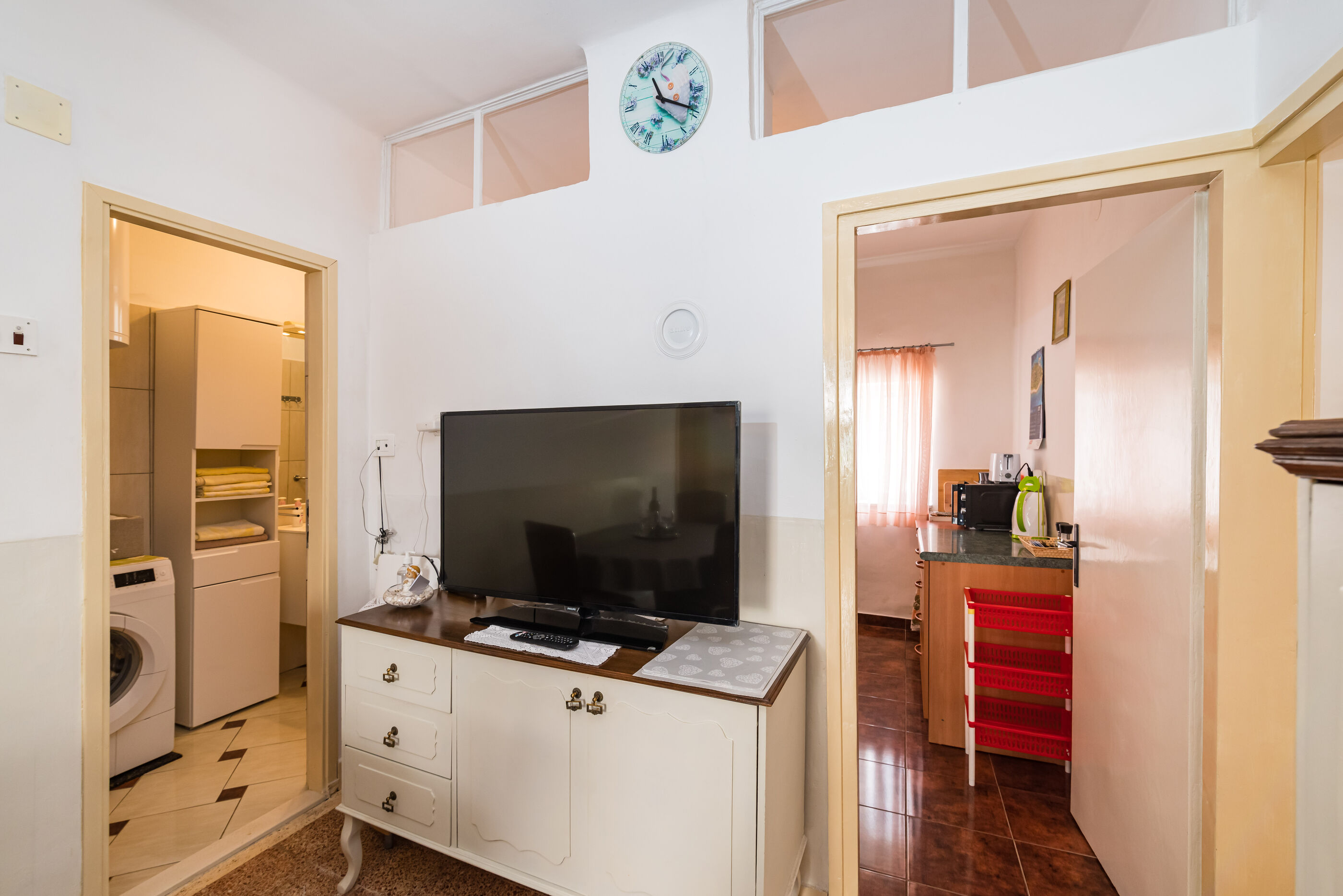 House Franica 76471-A1