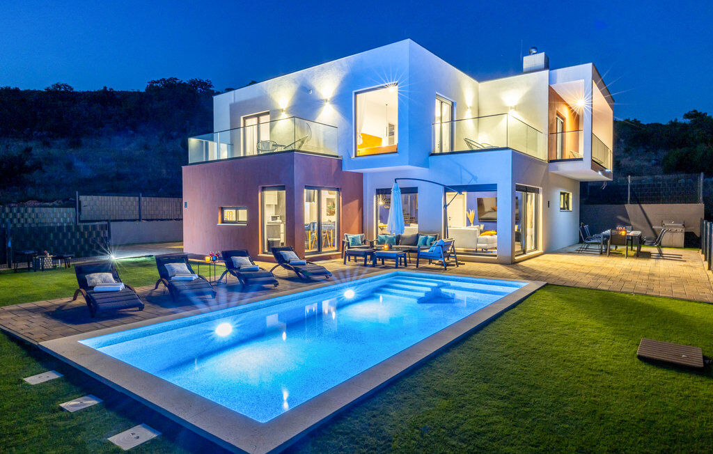 Villa Meridiem V2252-K1
