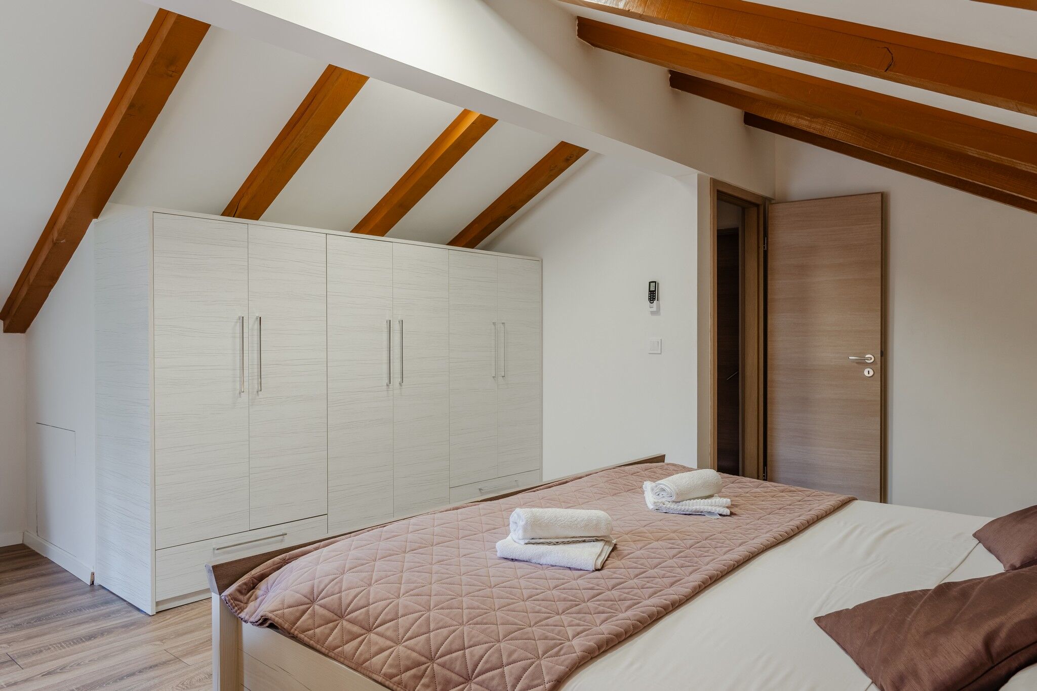 Apartments Wishing Well & Four seasons 11515-A2